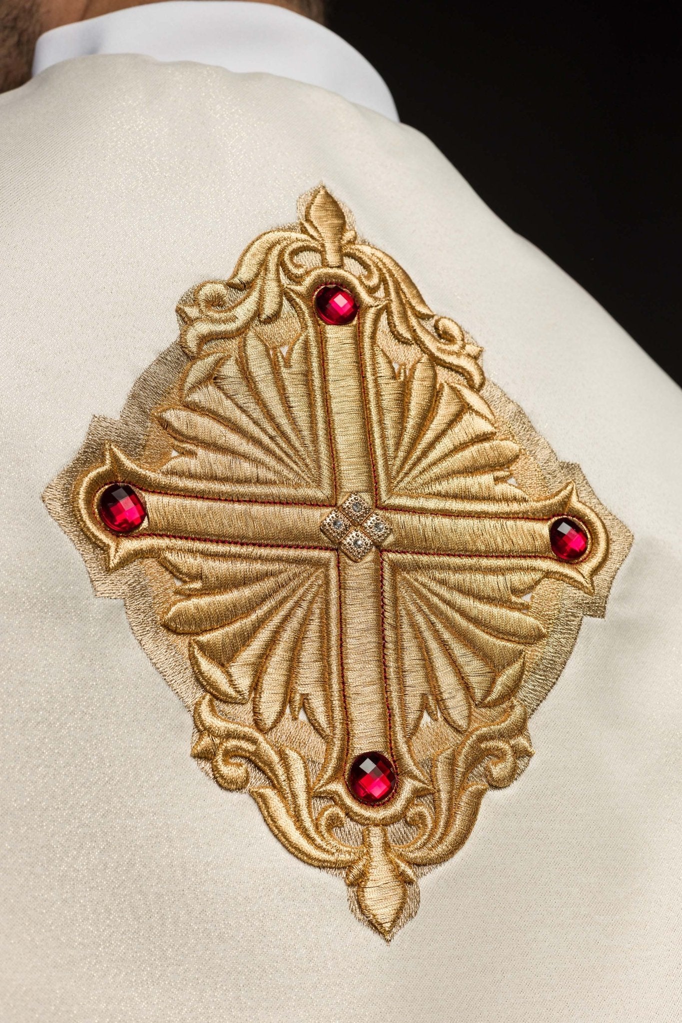 Gold liturgical cope decorated handmade LE/3010/05 150cm - CHASUBLES.COM