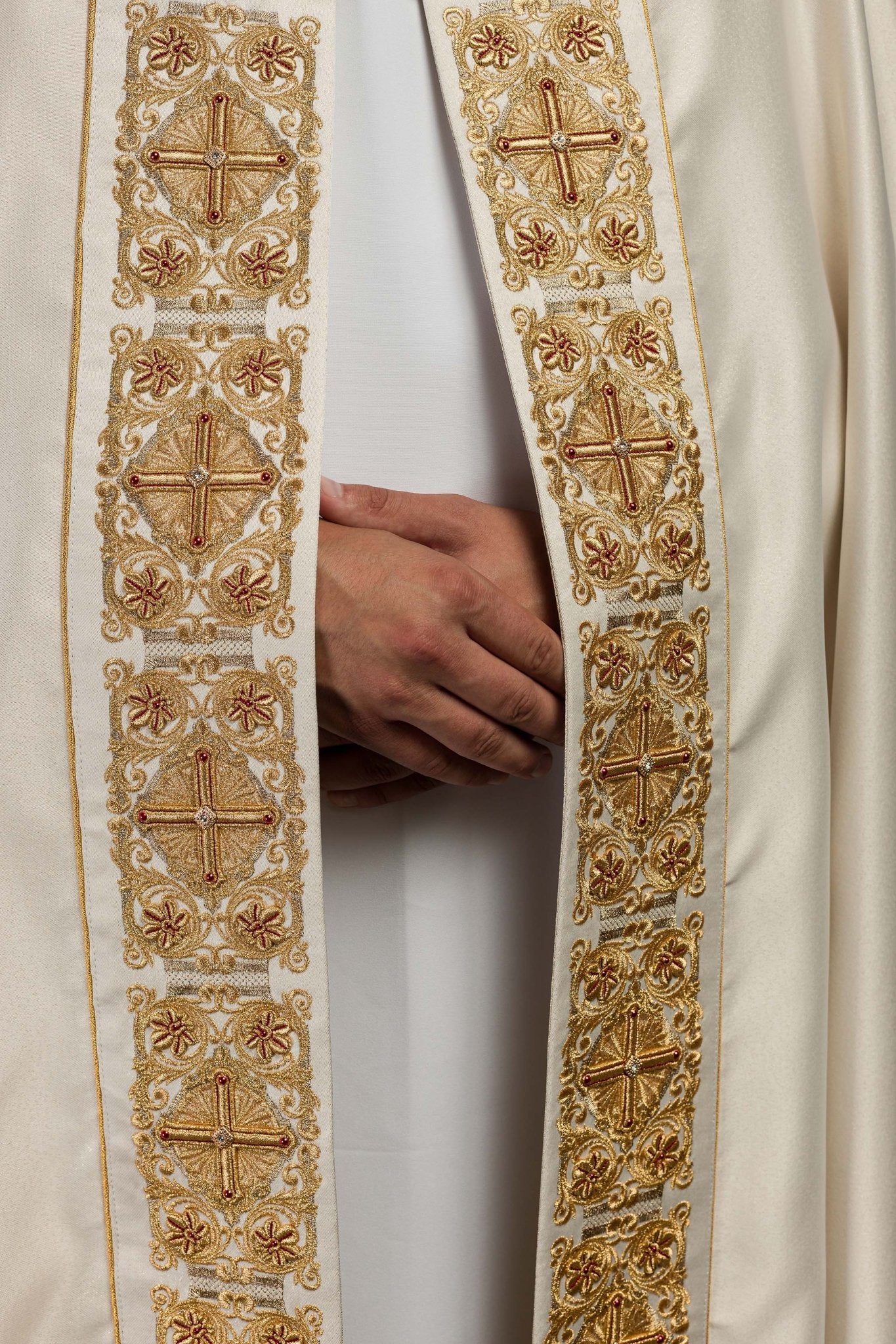Gold liturgical cope decorated handmade LE/3010/05 150cm - CHASUBLES.COM