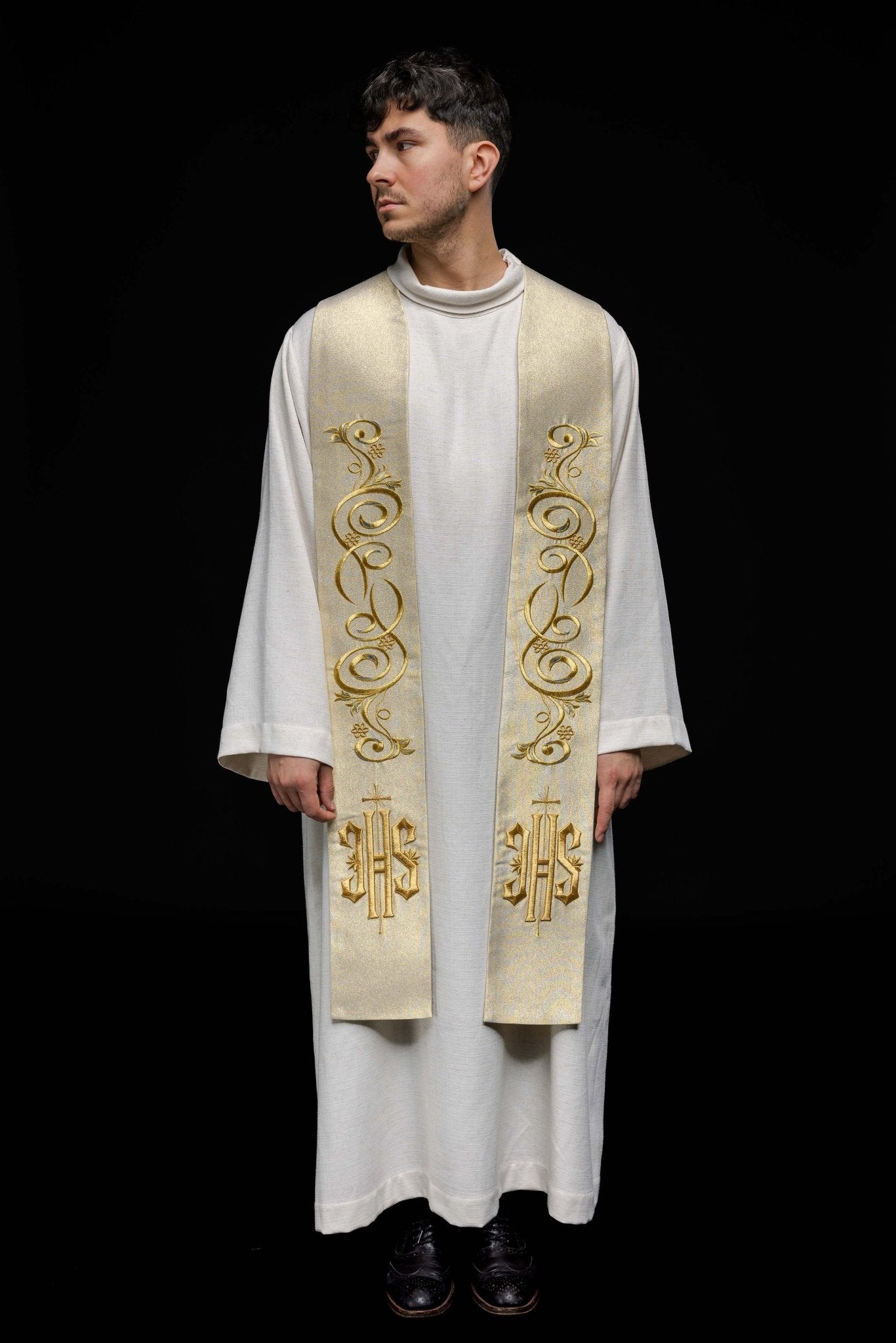 Golden embroidered IHS stole KST/031/10/37 ZŁOTY - HAFTINAUSA.COM