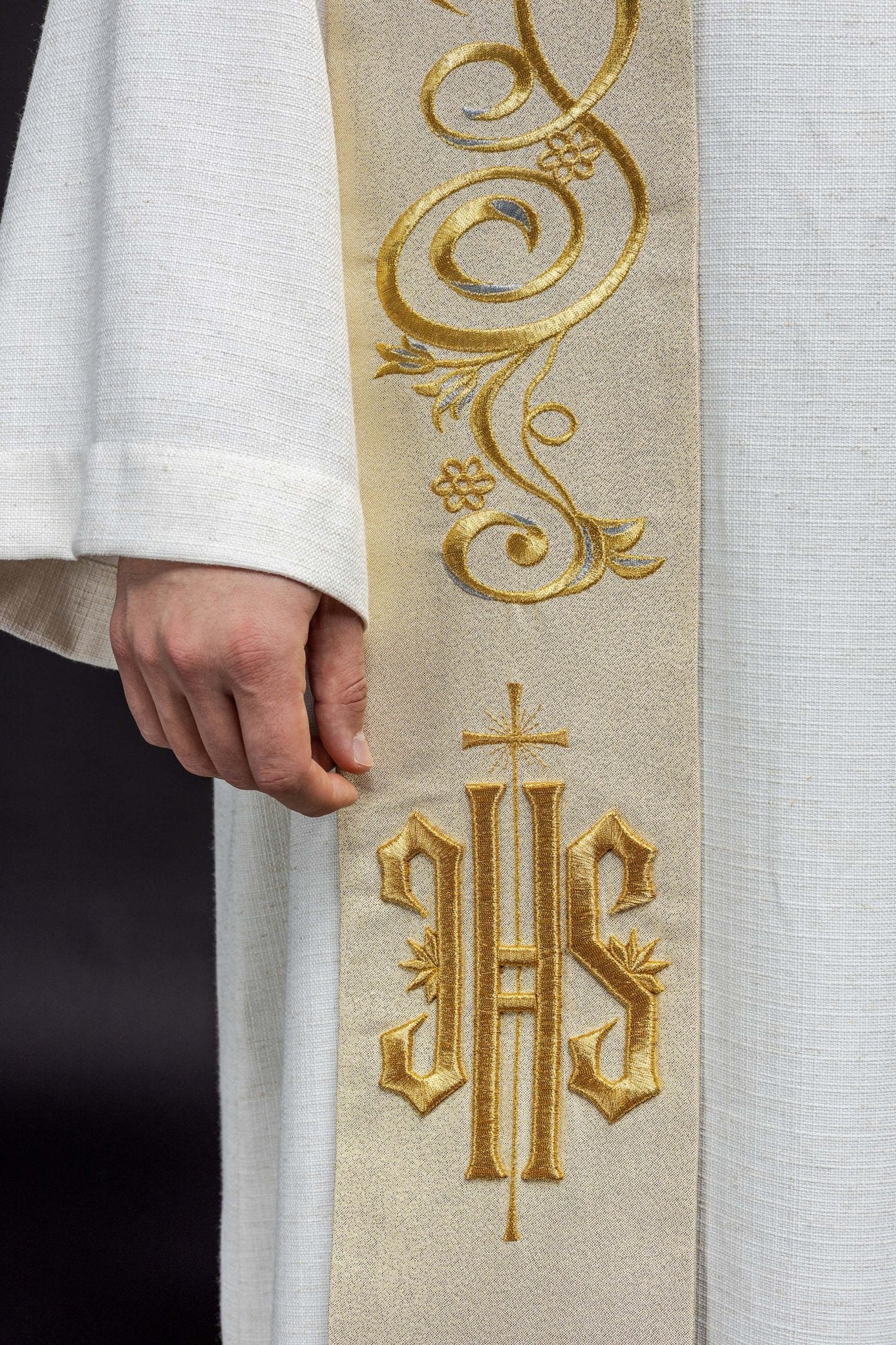 Golden embroidered IHS stole KST/031/10/37 ZŁOTY - HAFTINAUSA.COM