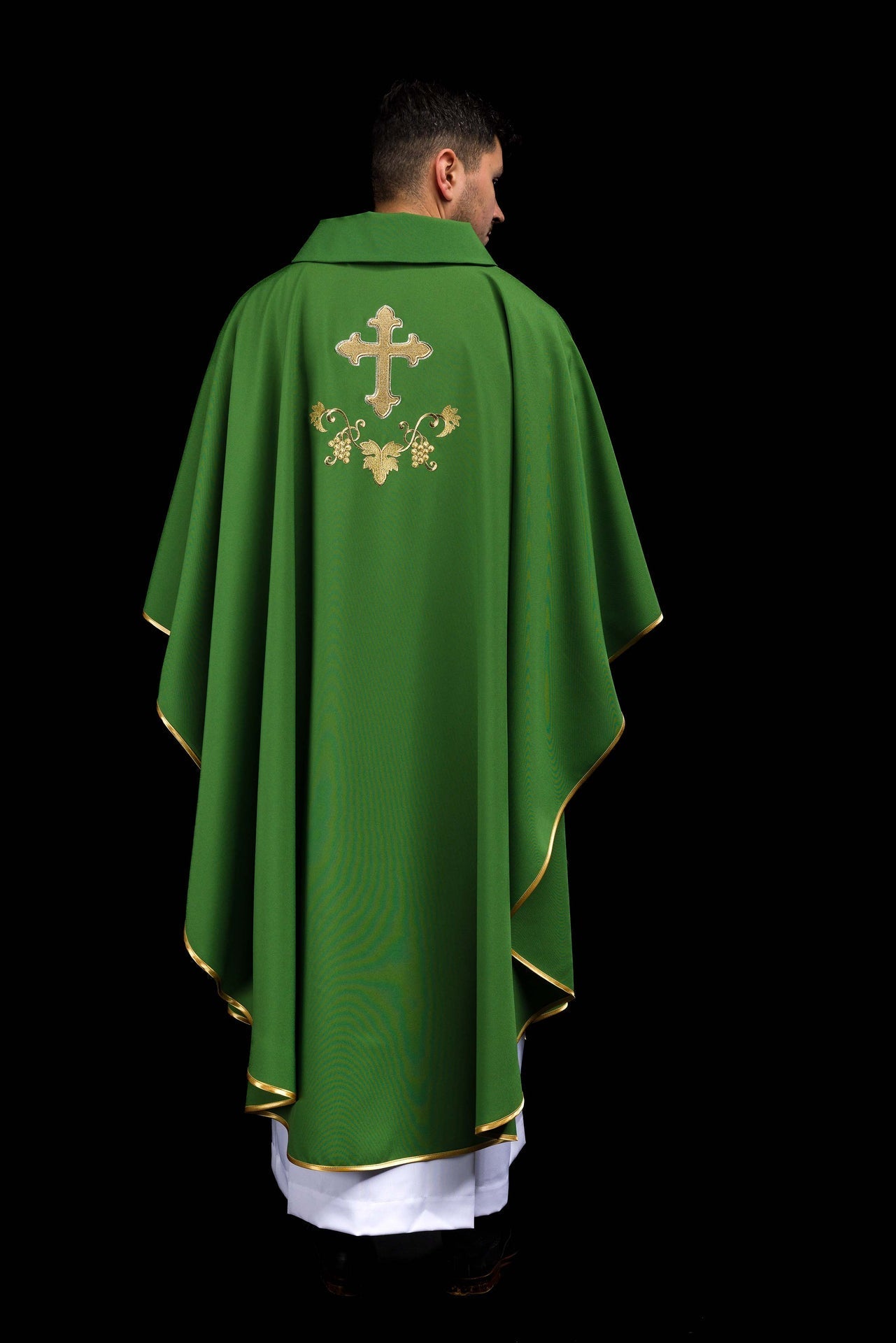 Green chasuble embroidered with a cross symbol and a wide collar KOK/001/01/12/KARO - CHASUBLES.COM