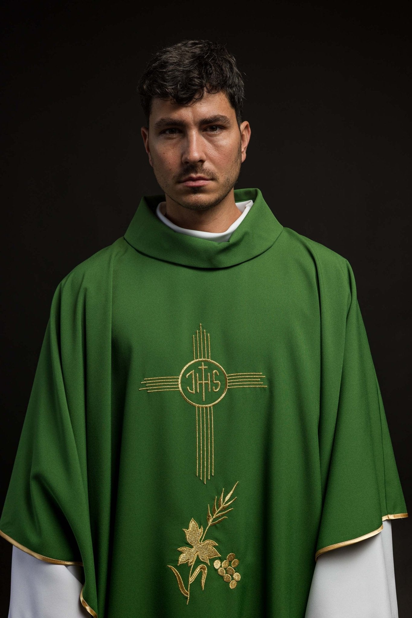Green chasuble embroidered with IHS motif KOR/003/01/12 ZIELONY - CHASUBLES.COM
