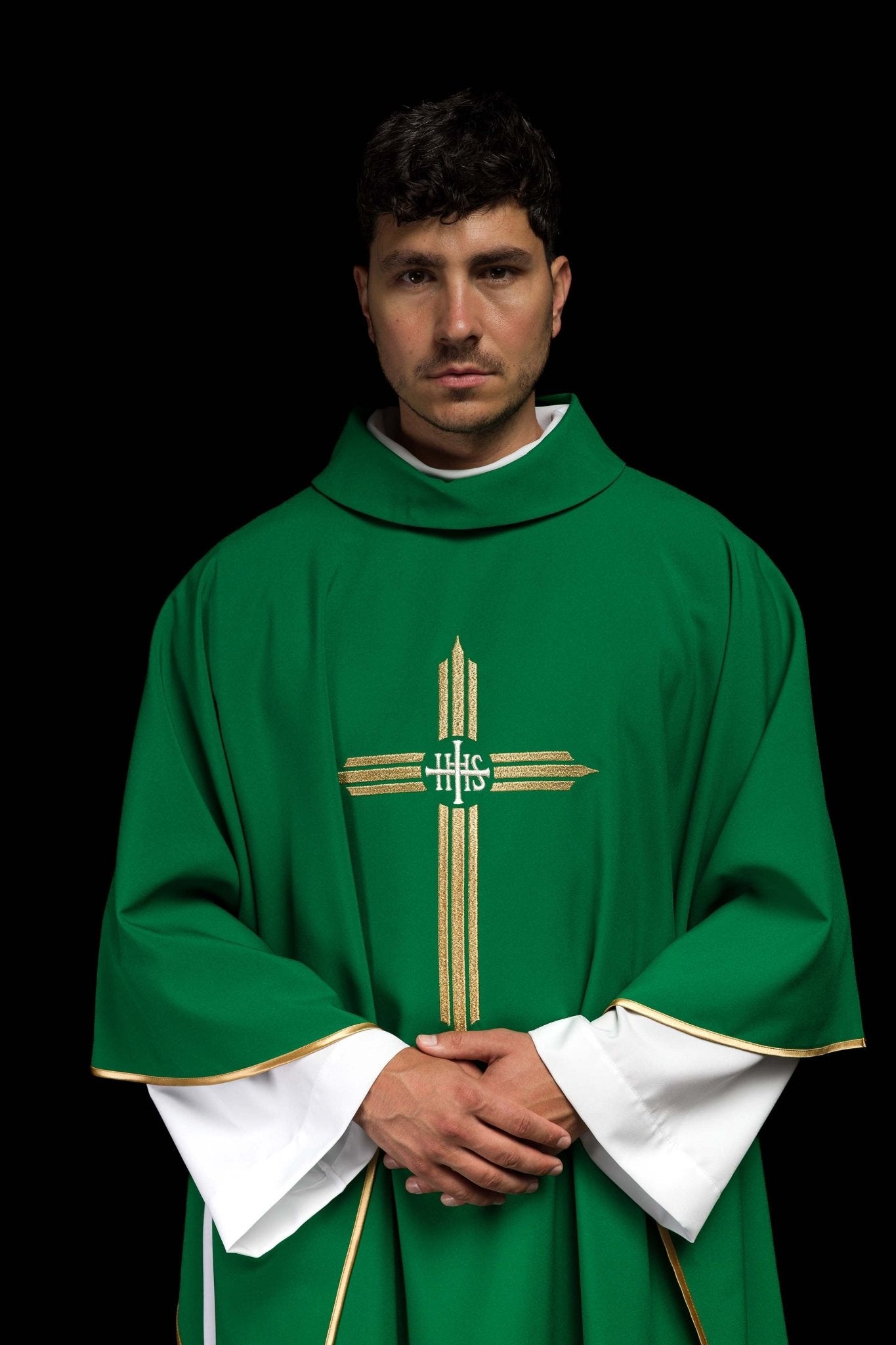 Green chasuble embroidered with the symbol of Cross IHS KOR/017/01/12 ZIELONY - CHASUBLES.COM