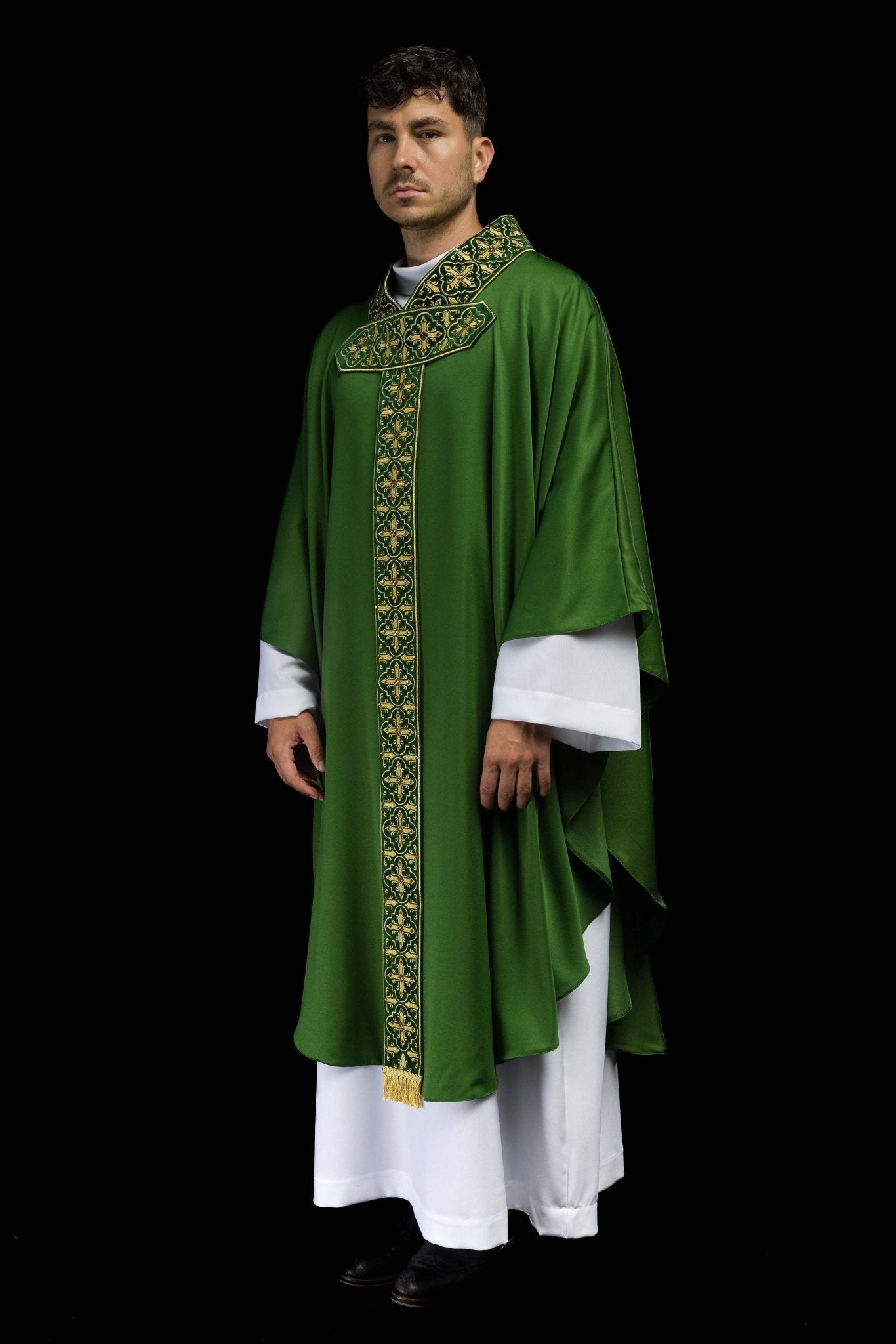 Green chasuble finished with 500 green faceted stones LE/7004/01 - CHASUBLES.COM