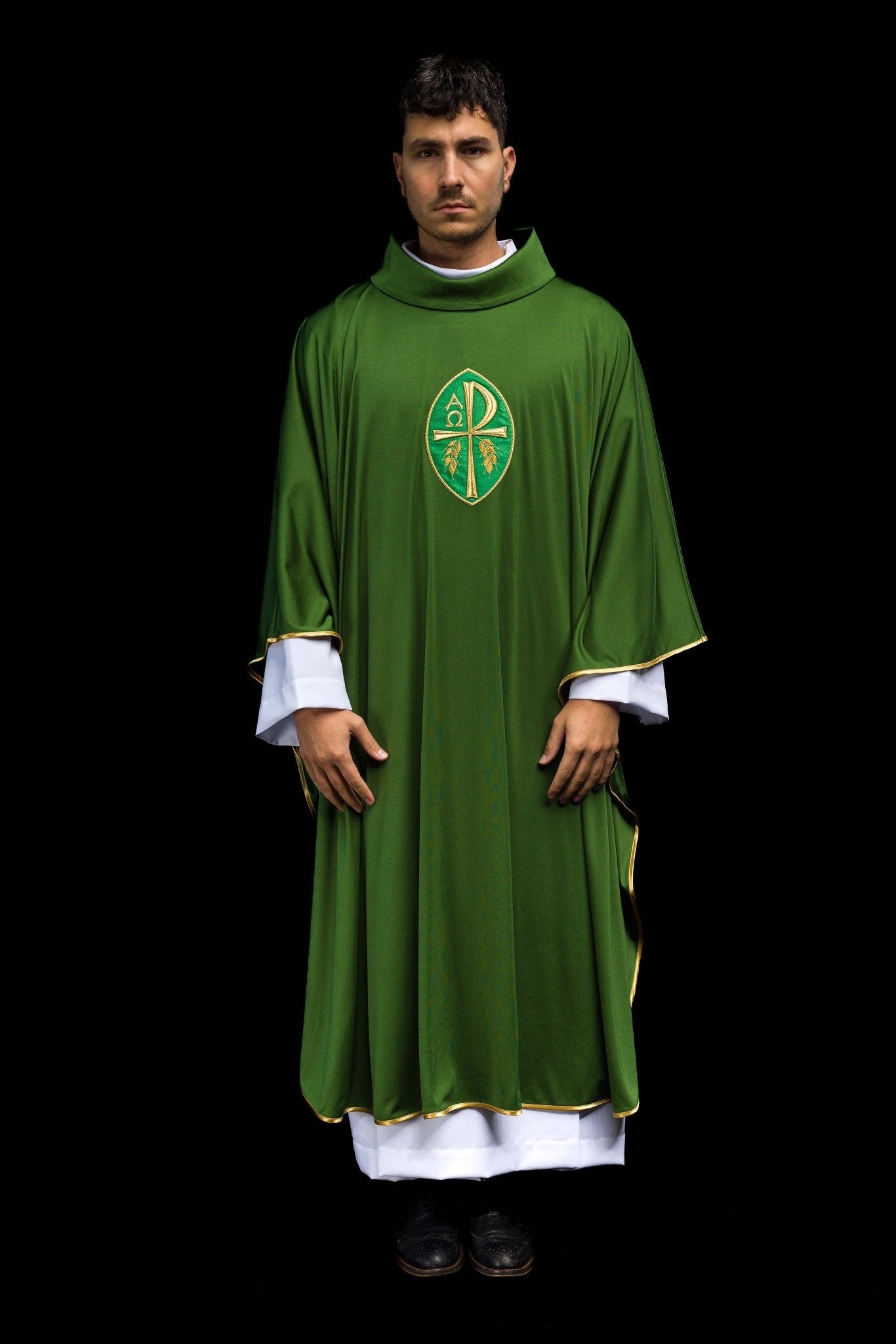 Green chasuble made of lightweight SACROLITE fabric KOR/387/01/78 - CHASUBLES.COM
