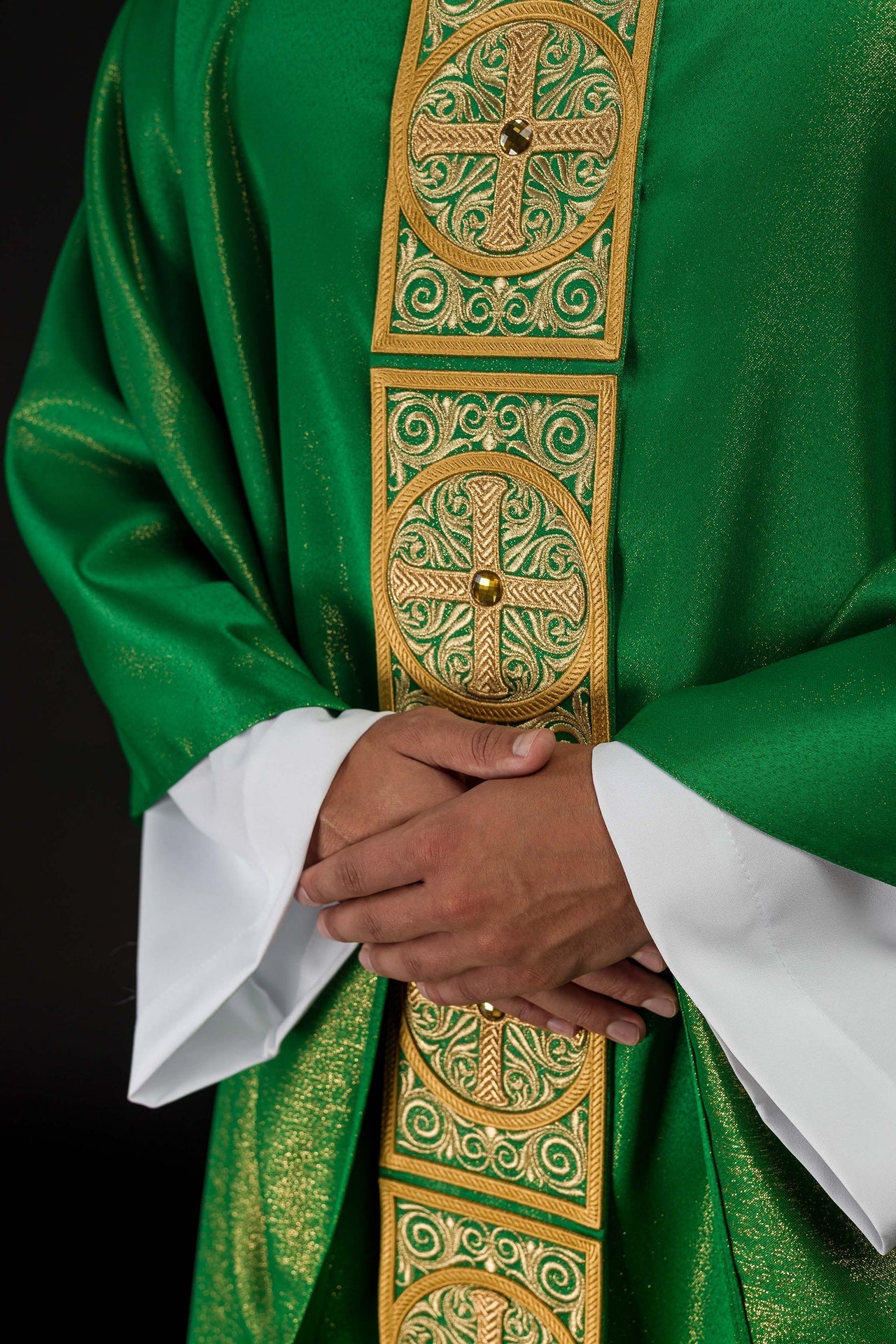 Green Chasuble Richly Embroidered and Decorated with Stones LE/7012/01 - CHASUBLES.COM