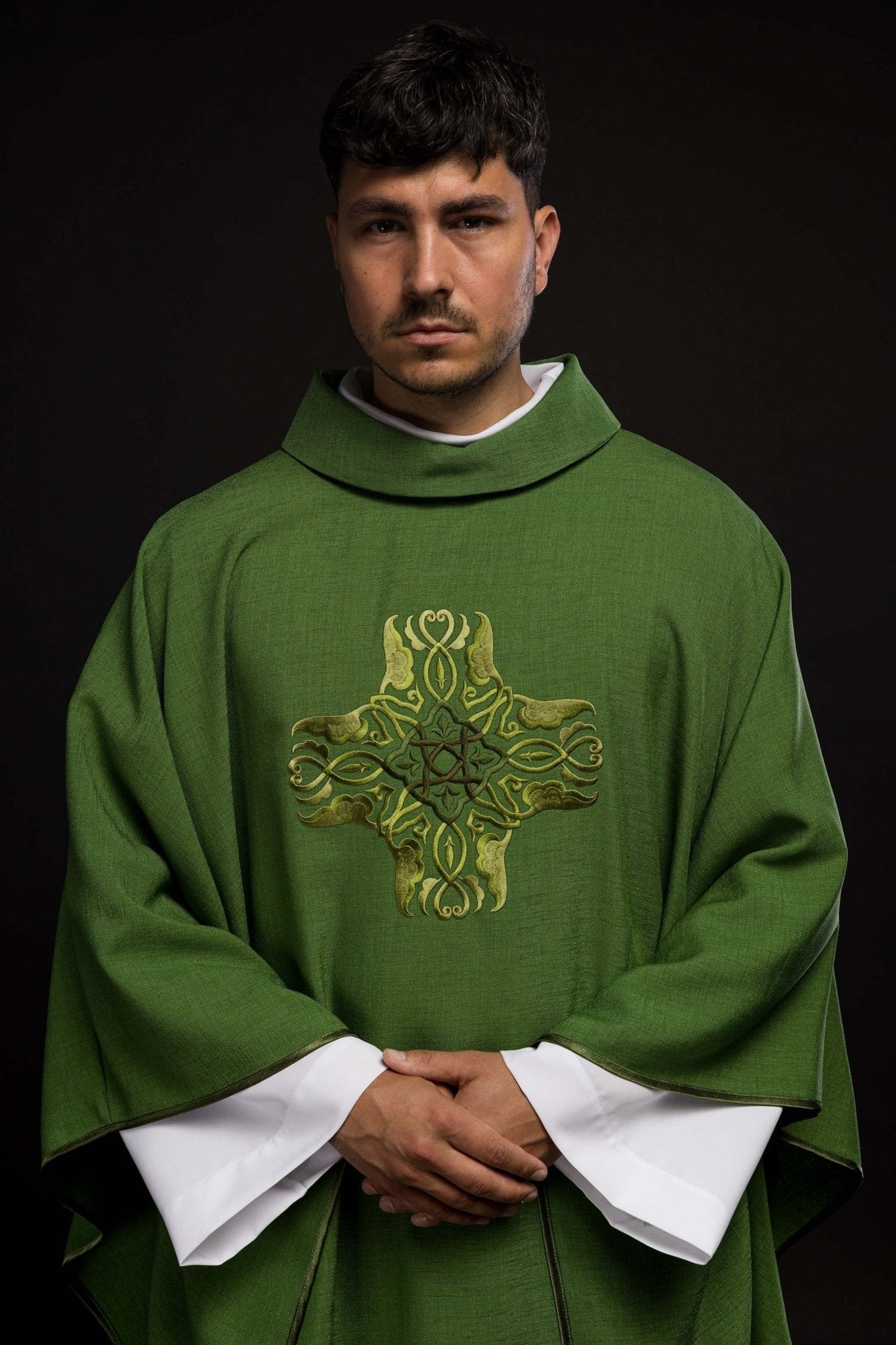 Green chasuble with Cross embroidery HA7035 - 01 ZIELONY - HAFTINAUSA.COM