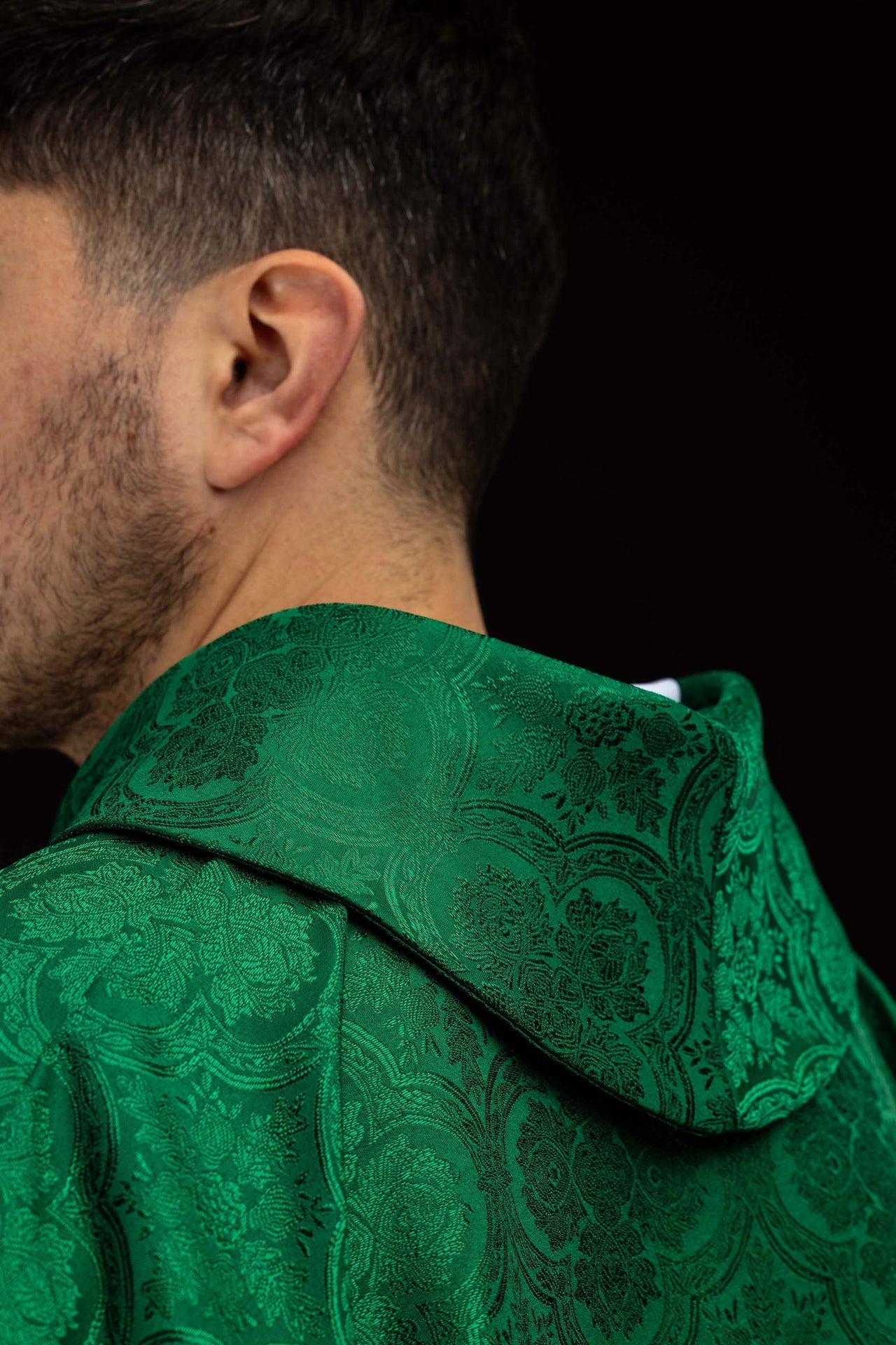 Green chasuble with cross jacquard fabric KOR/403/01/11 - CHASUBLES.COM