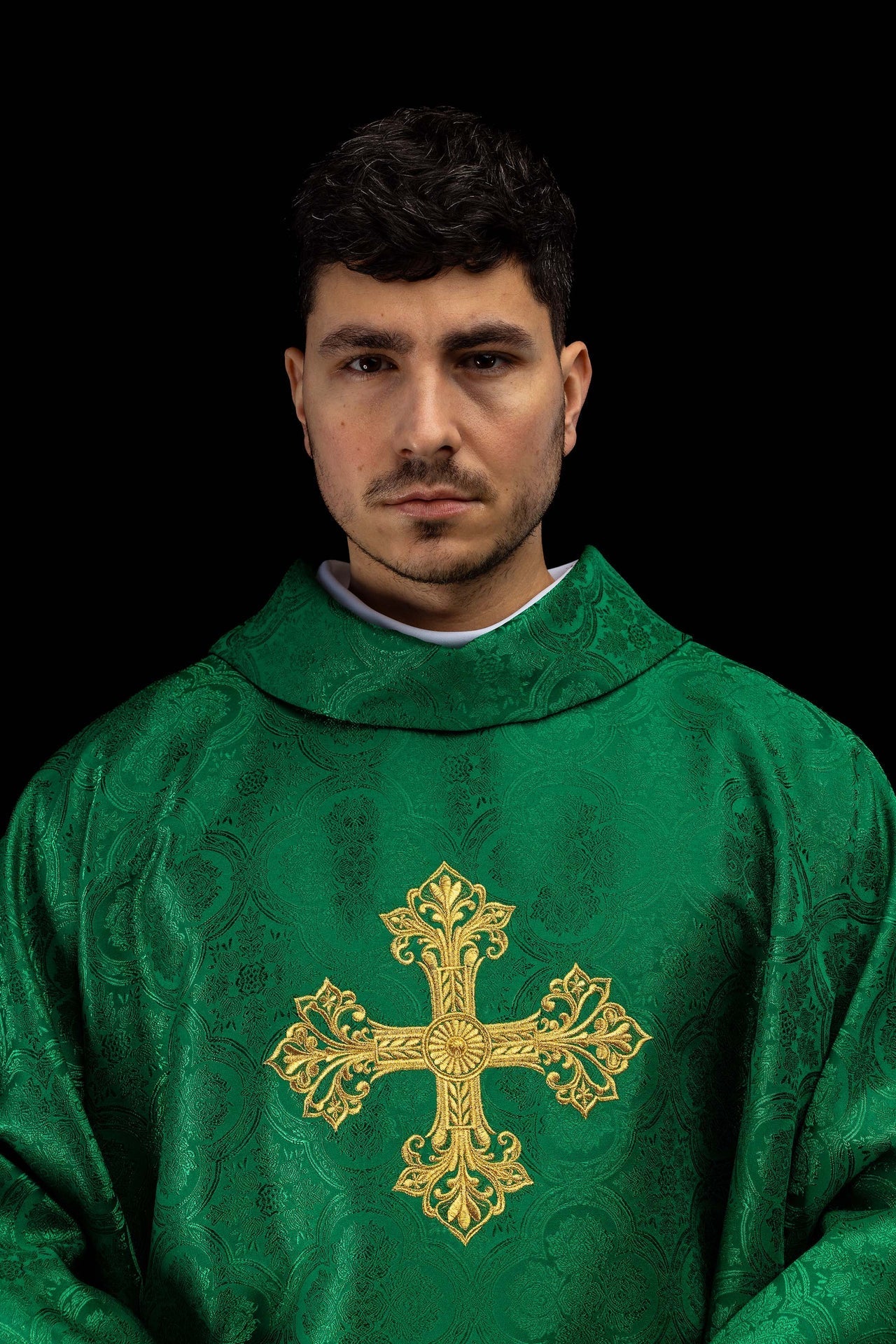Green chasuble with cross jacquard fabric KOR/403/01/11 - CHASUBLES.COM