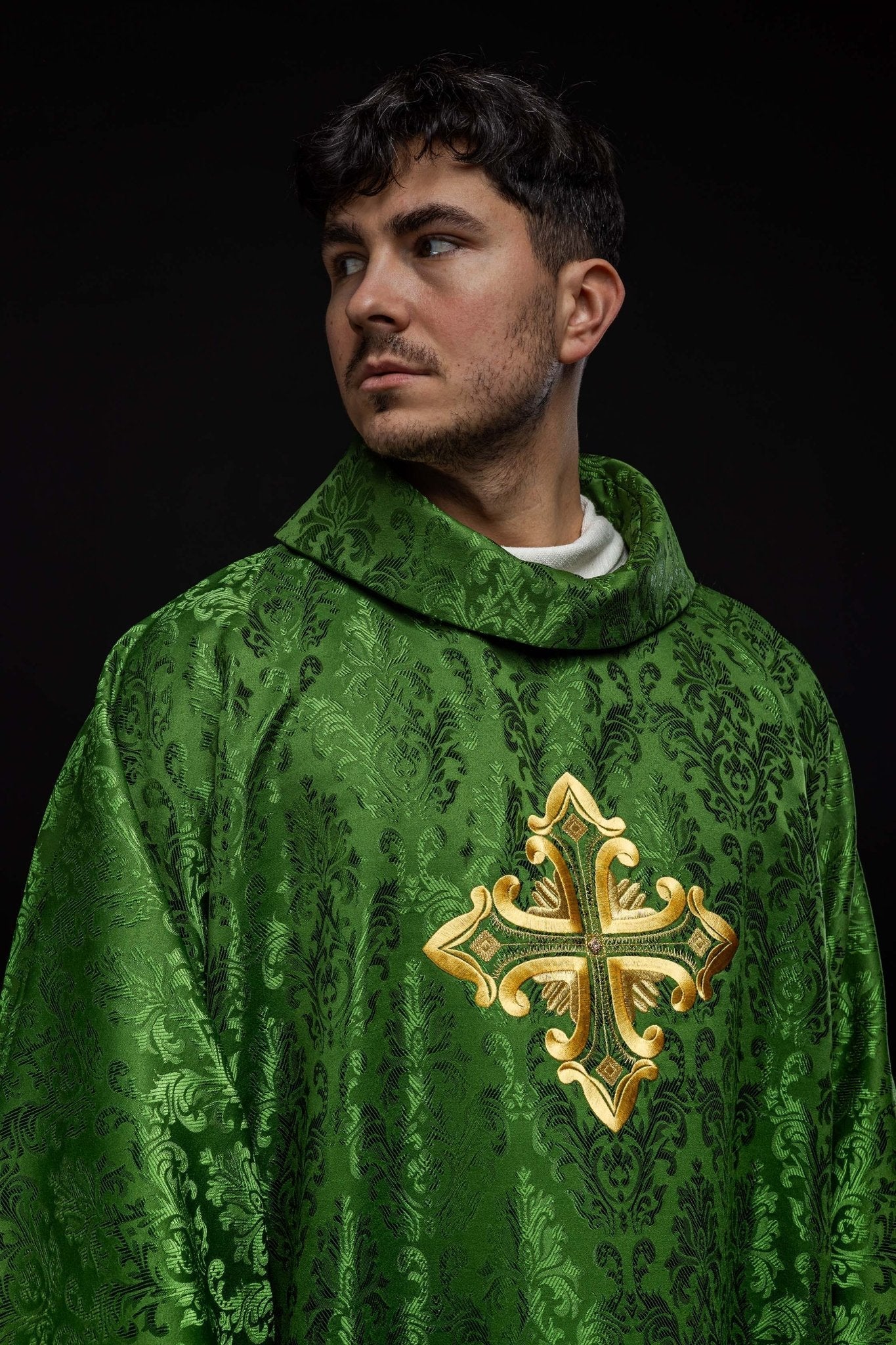 Green chasuble with cross sewn from patterned fabric HIT/197007/01/67 ZIELONY - HAFTINAUSA.COM