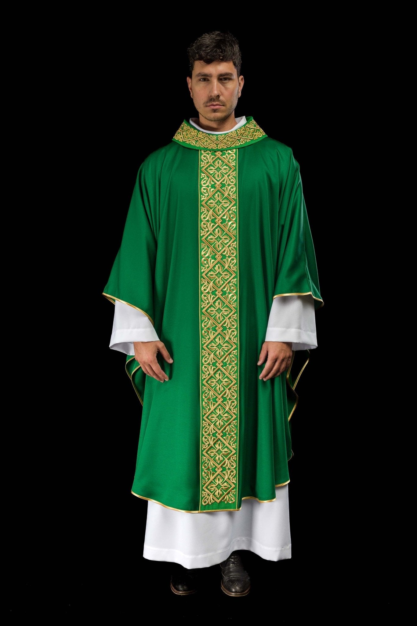 Green chasuble with embroidered collar LE/7027/01 - CHASUBLES.COM