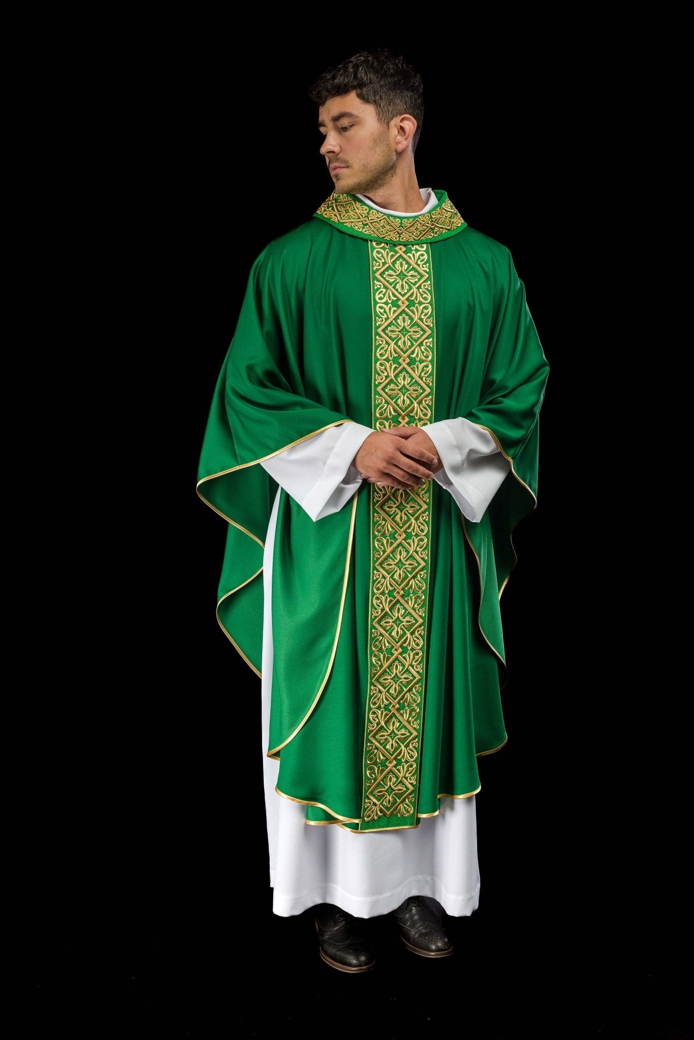 Green chasuble with embroidered collar LE/7027/01 - CHASUBLES.COM