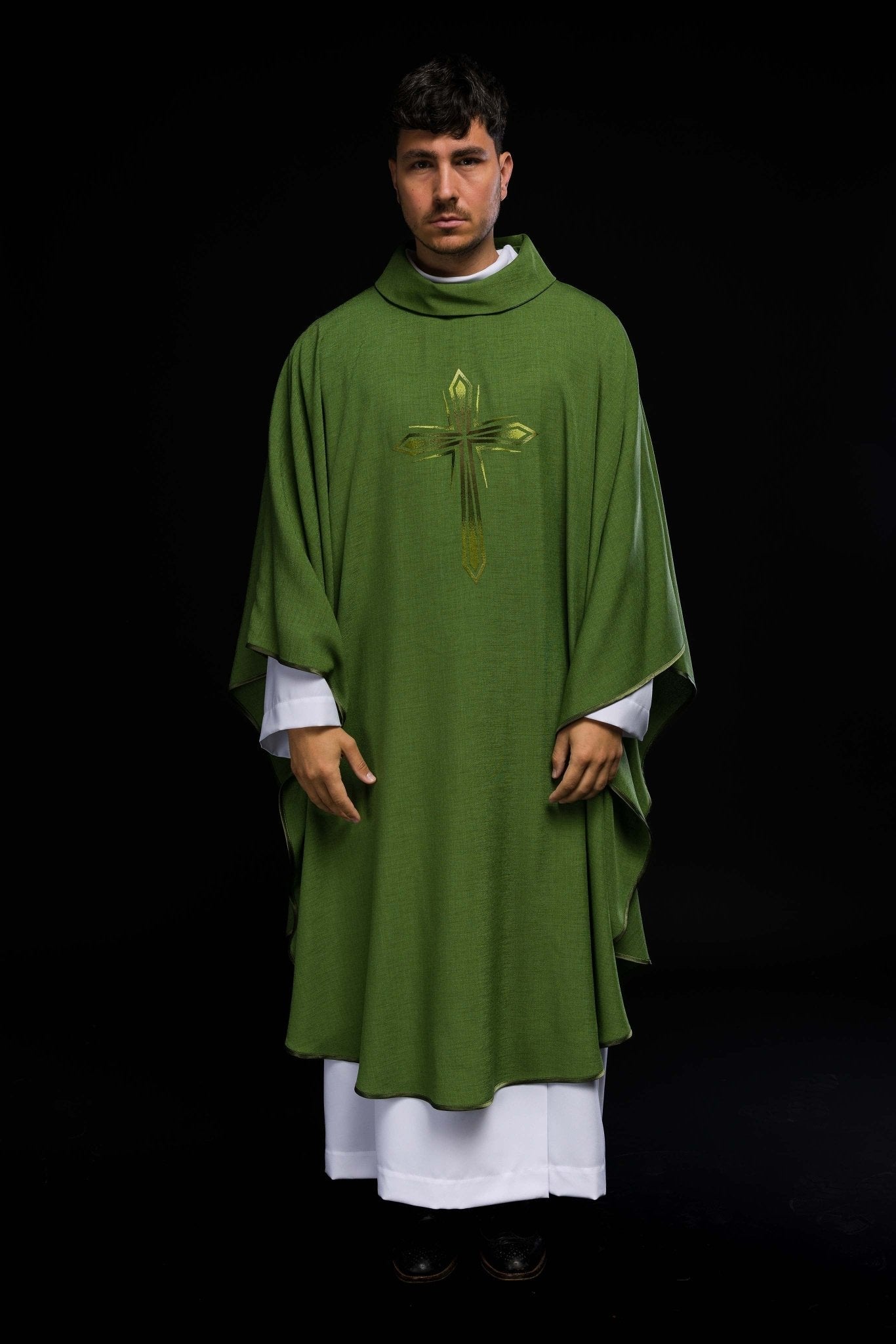 Green chasuble with green cross HA7034 - 01 ZIELONY - HAFTINAUSA.COM
