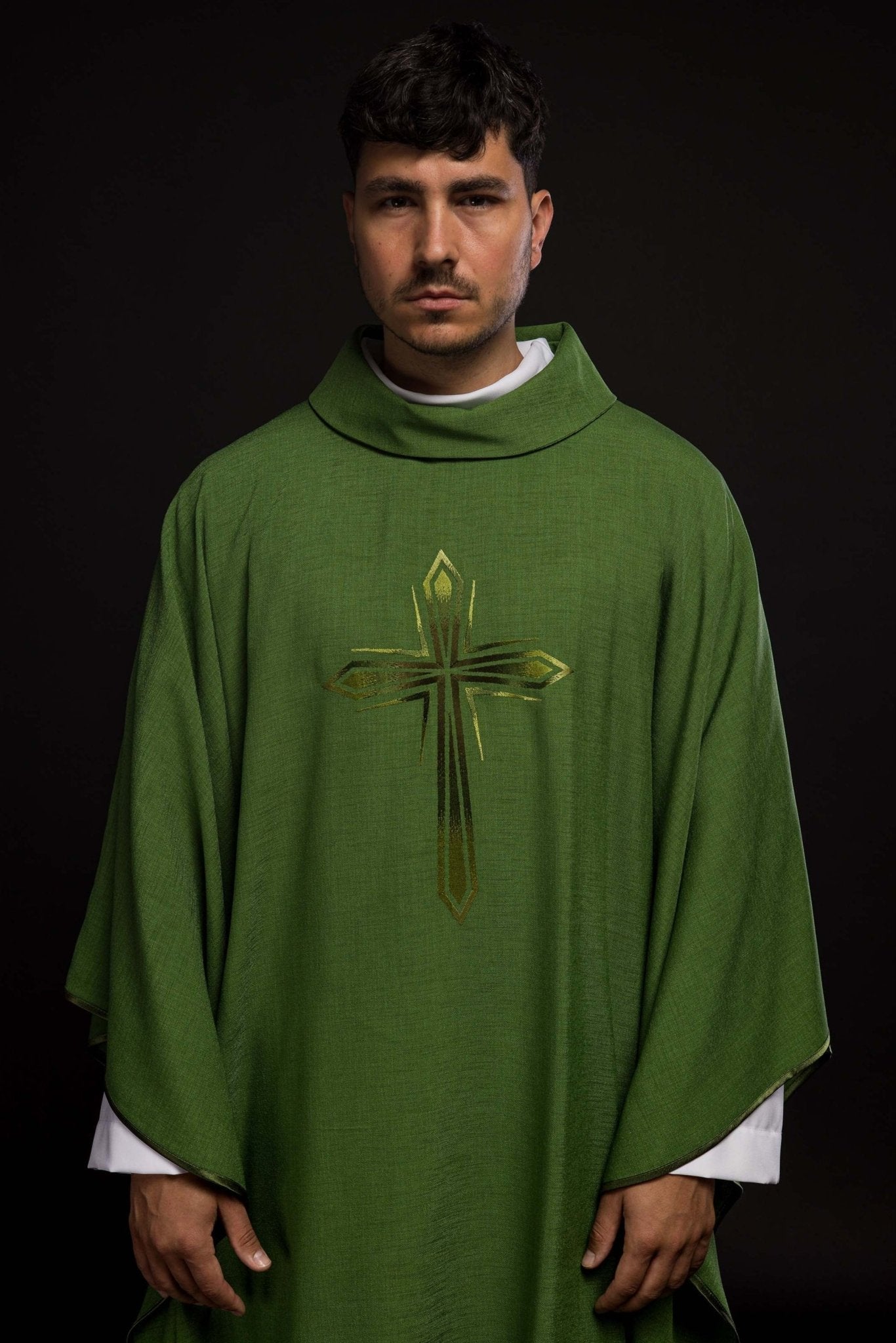 Green chasuble with green cross HA7034 - 01 ZIELONY - HAFTINAUSA.COM