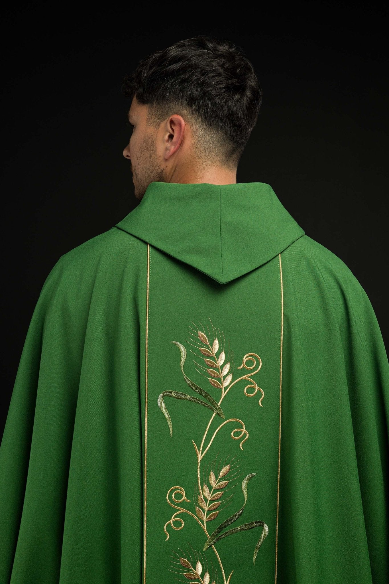 Green chasuble with IHS, ears of wheat, and grapes embroidery on a belt KOR/117/01/01 ZIELONY - CHASUBLES.COM