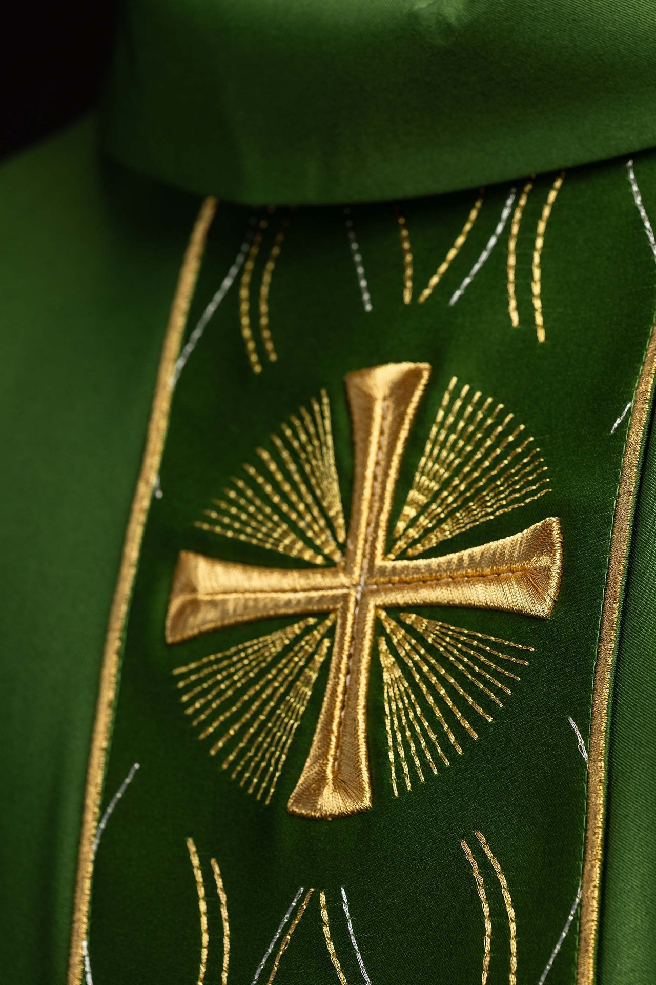 Green cross - embroidered chasuble KOR/277/01/53 - CHASUBLES.COM