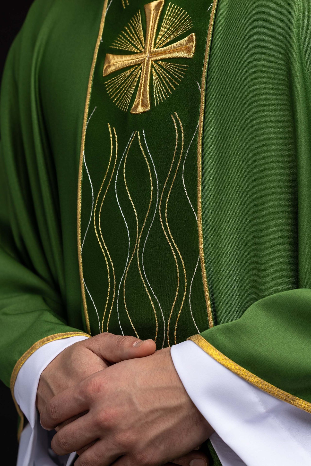 Green cross - embroidered chasuble KOR/277/01/53 - CHASUBLES.COM
