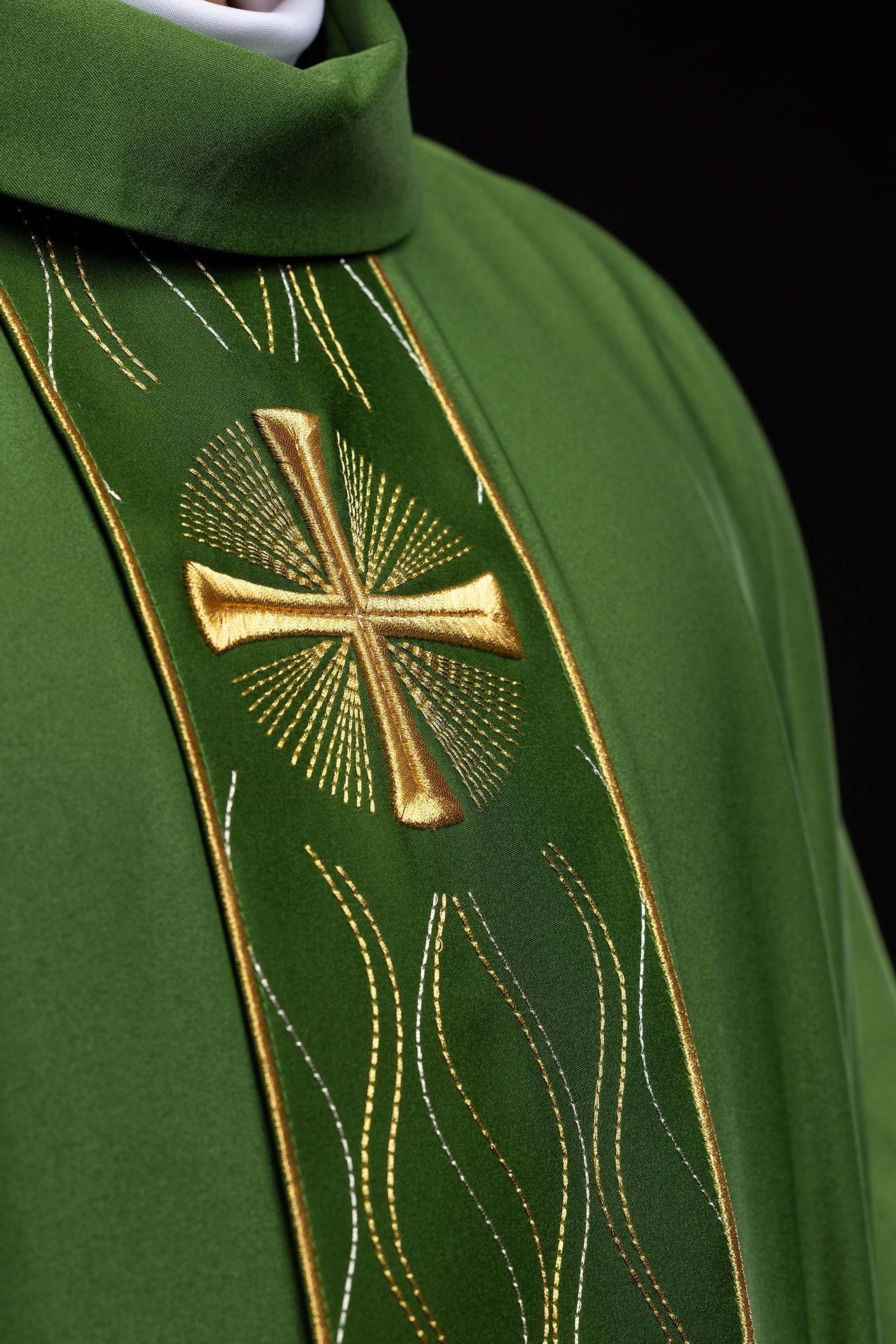 Green cross - embroidered chasuble KOR/277/01/53 - CHASUBLES.COM