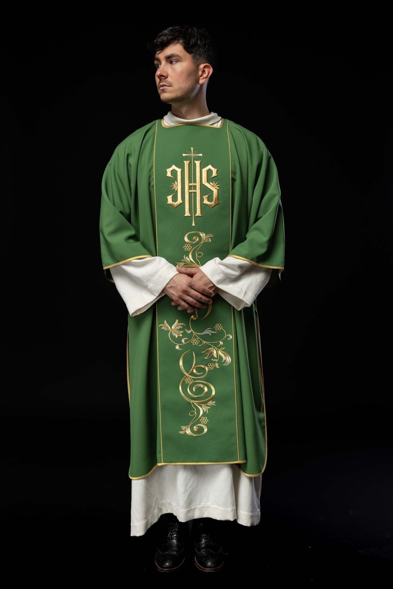 Green dalmatic with an embroidered IHS band KDL/031/01/01/A ZIELONY DALMATYK - HAFTINAUSA.COM