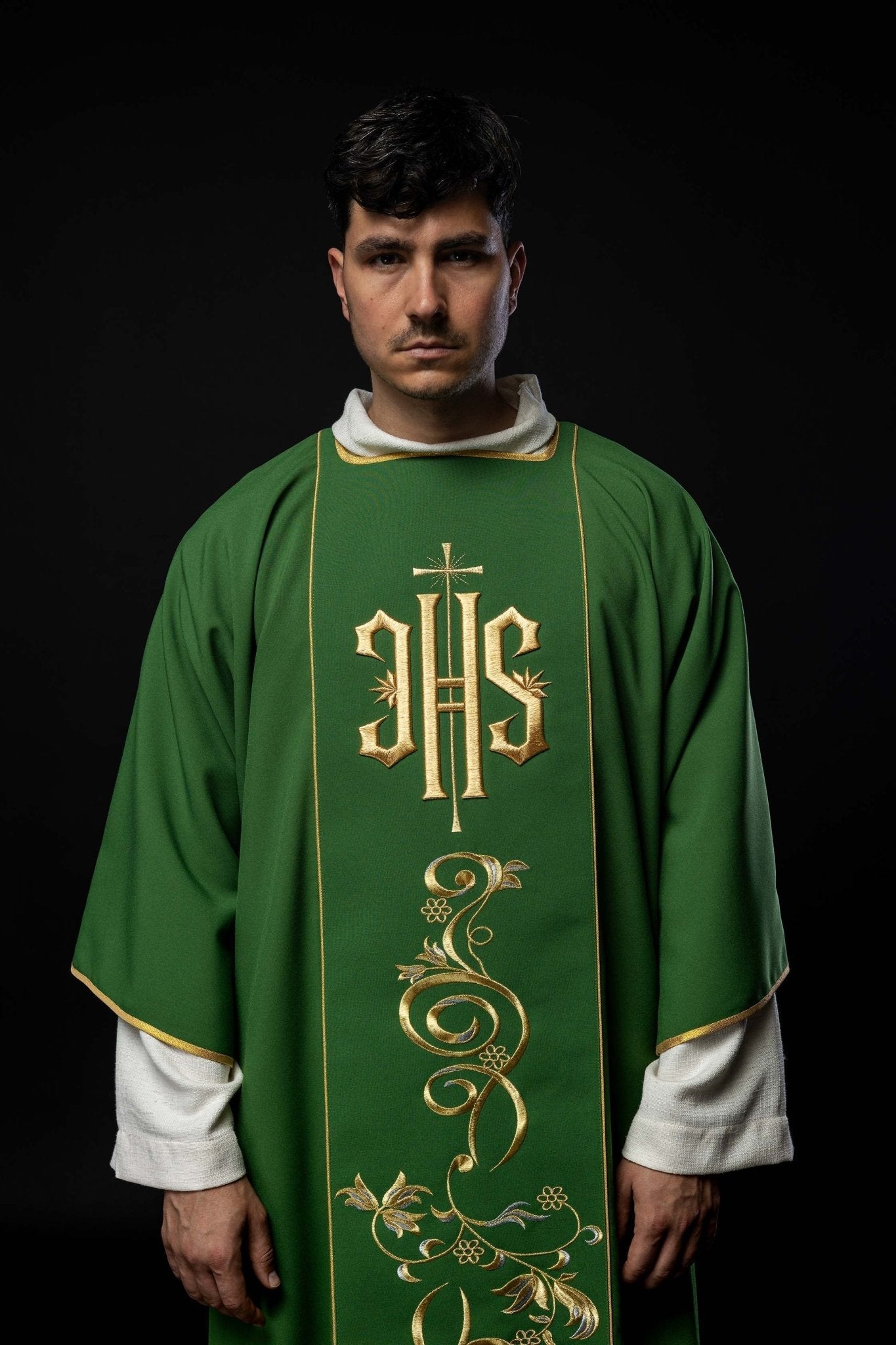 Green dalmatic with an embroidered IHS band KDL/031/01/01/A ZIELONY DALMATYK - HAFTINAUSA.COM