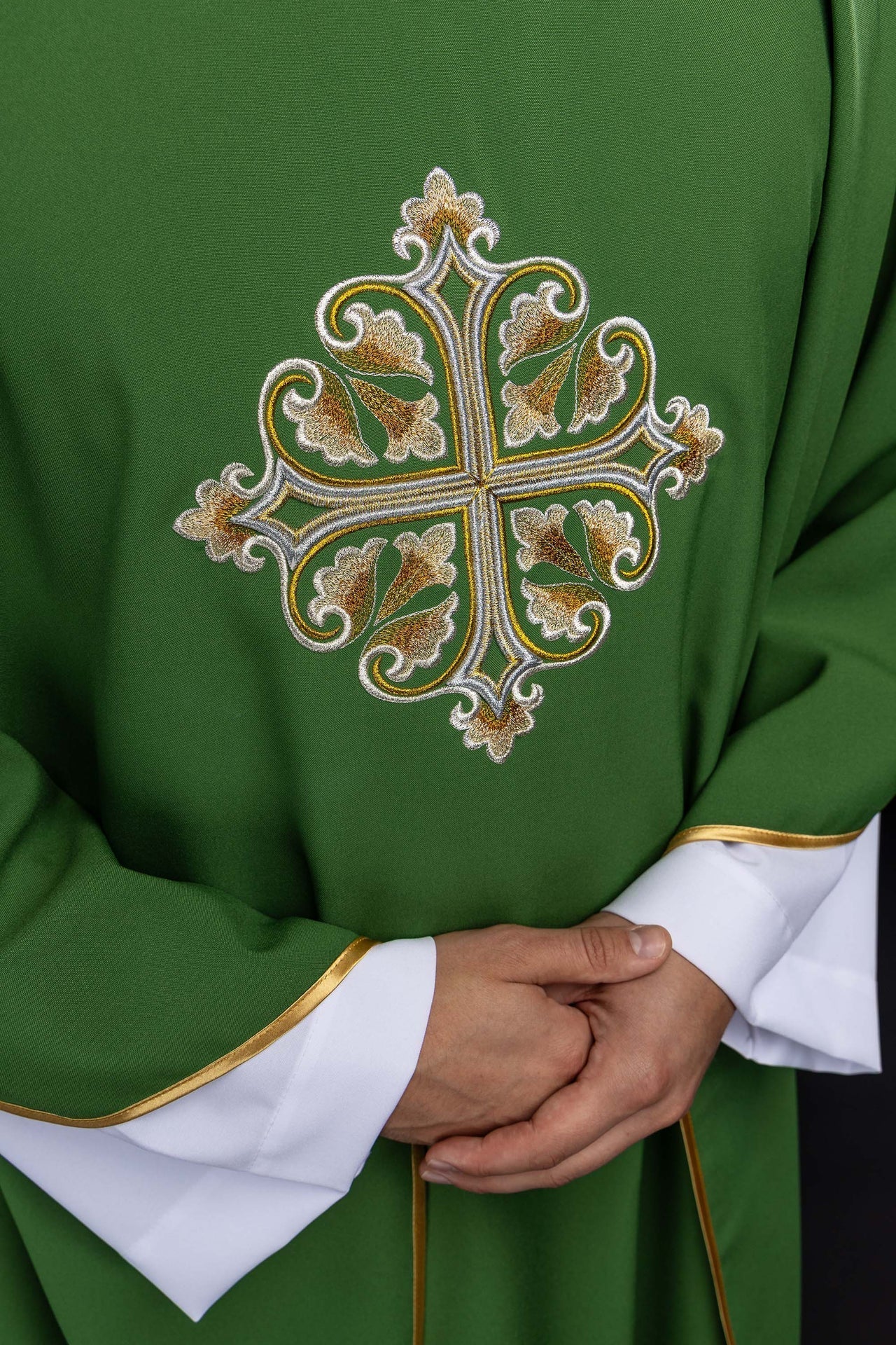 Green embroidered chasuble with an ornate cross and a wide collar KOK/003/01/12/KARO - CHASUBLES.COM