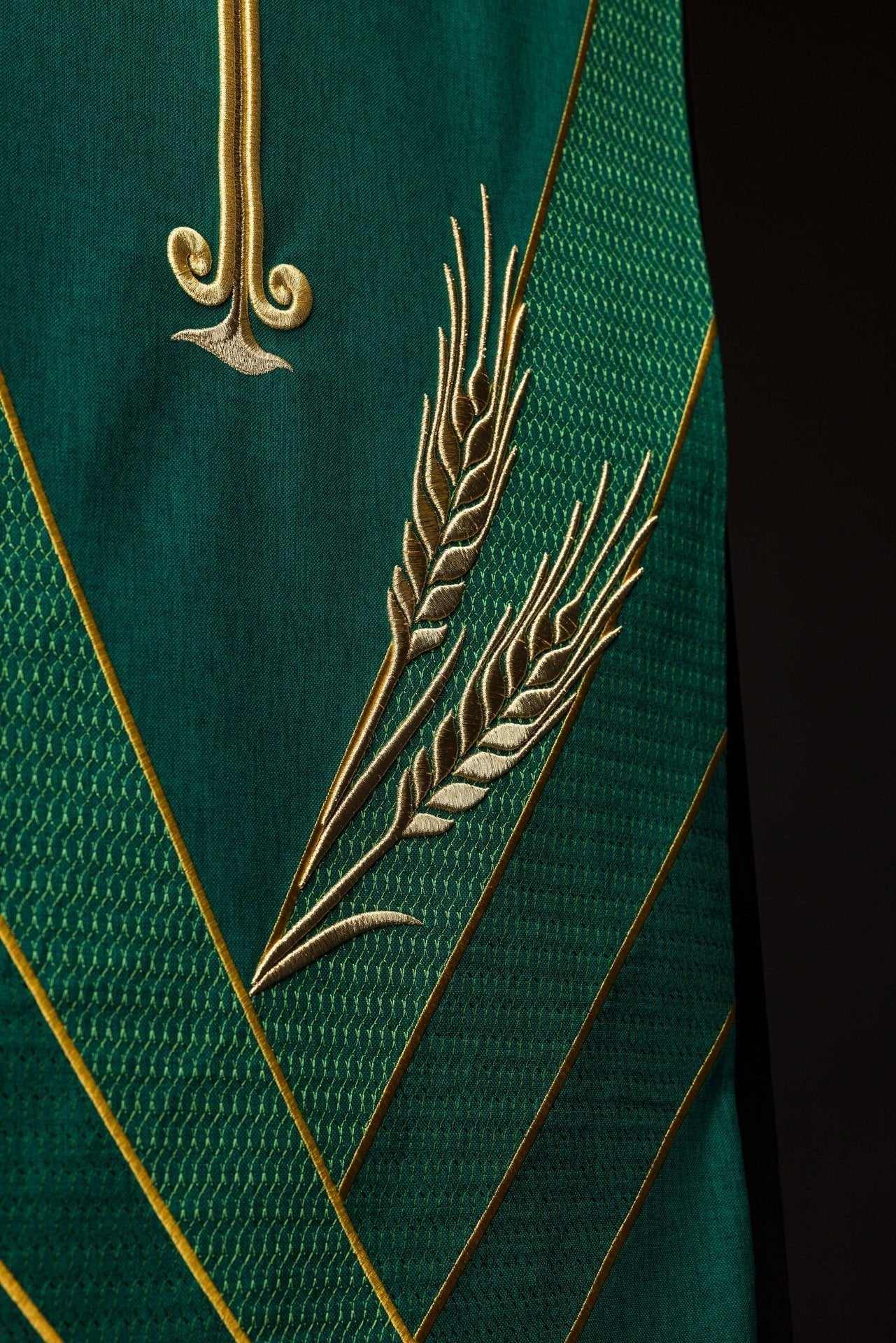 Green lectern cloth with PAX embroidery LE/8050/01 55*250 - CHASUBLES.COM