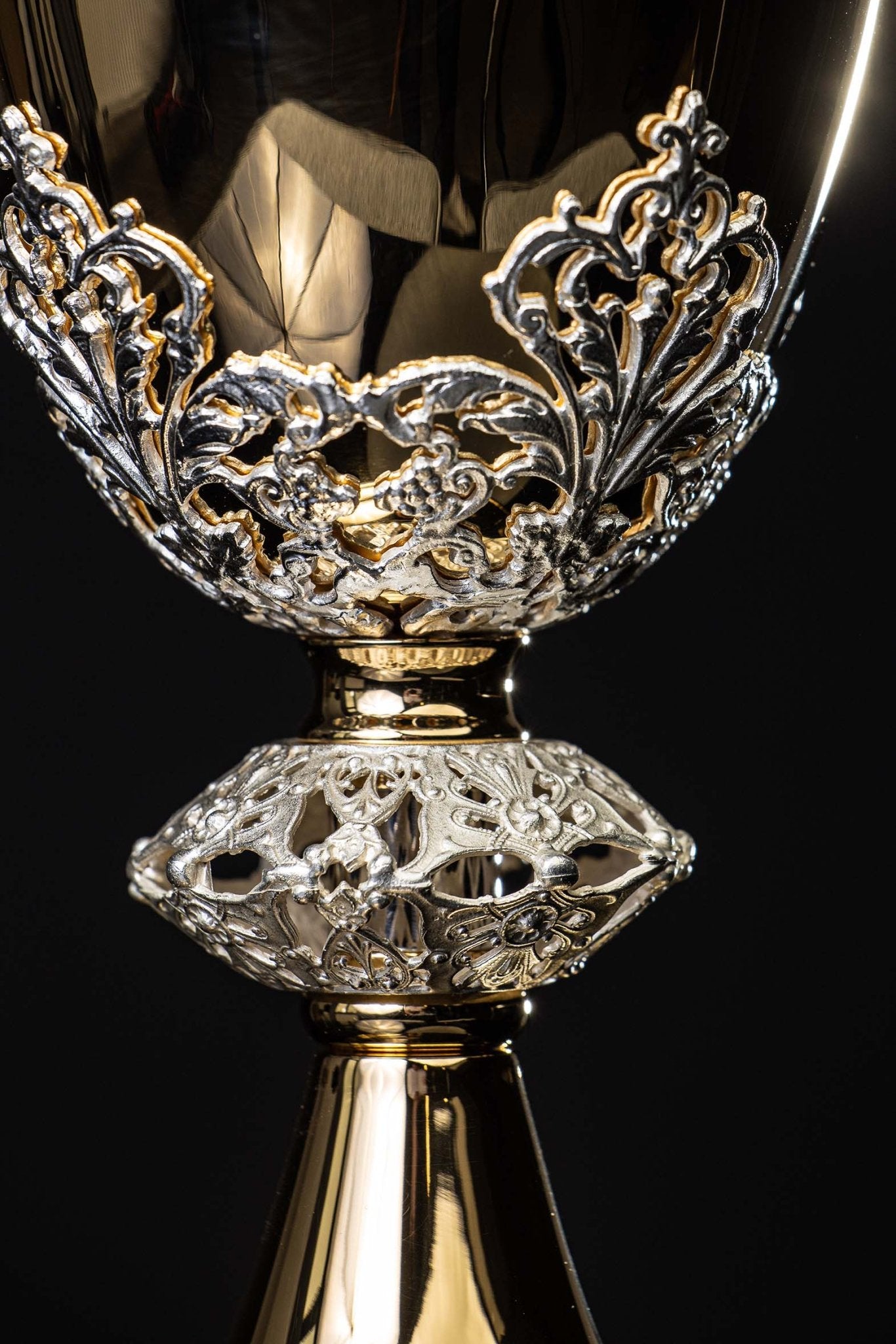 Handcrafted gilded brass chalice with silver-plated decorations LB/KL/002/ZS 19CM - CHASUBLES.COM