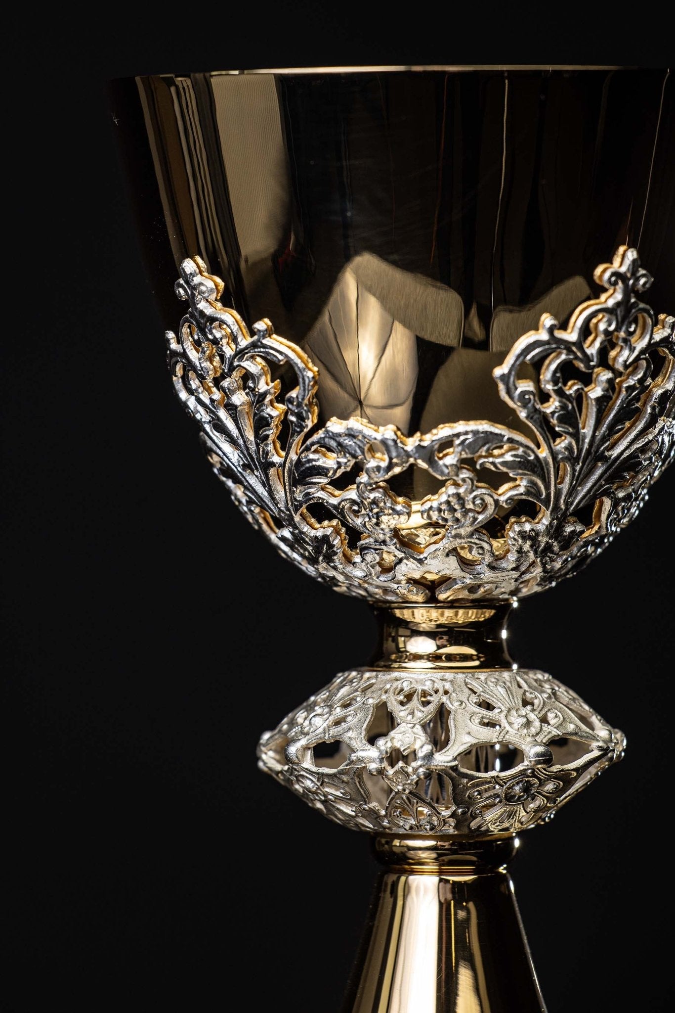 Handcrafted gilded brass chalice with silver-plated decorations LB/KL/002/ZS 19CM - CHASUBLES.COM
