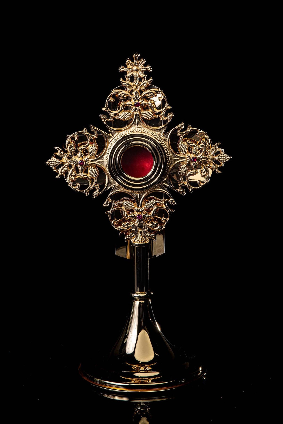 Handcrafted Gilded Brass Reliquary LB/RLK/003/Z - CHASUBLES.COM