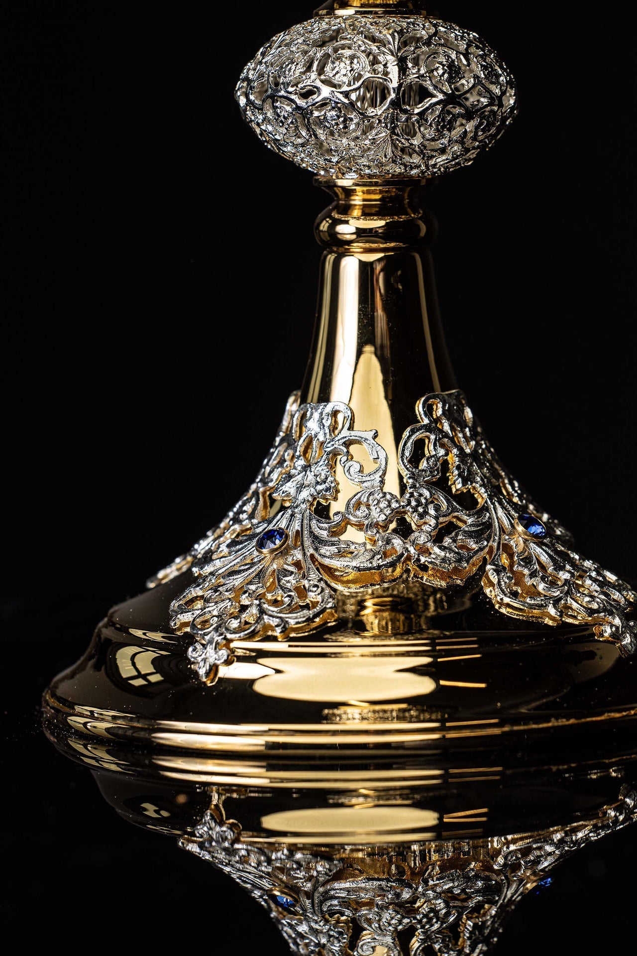 Handcrafted Gold-Plated Mass Chalice Adorned with Sapphires KNR/0220 22CM - CHASUBLES.COM