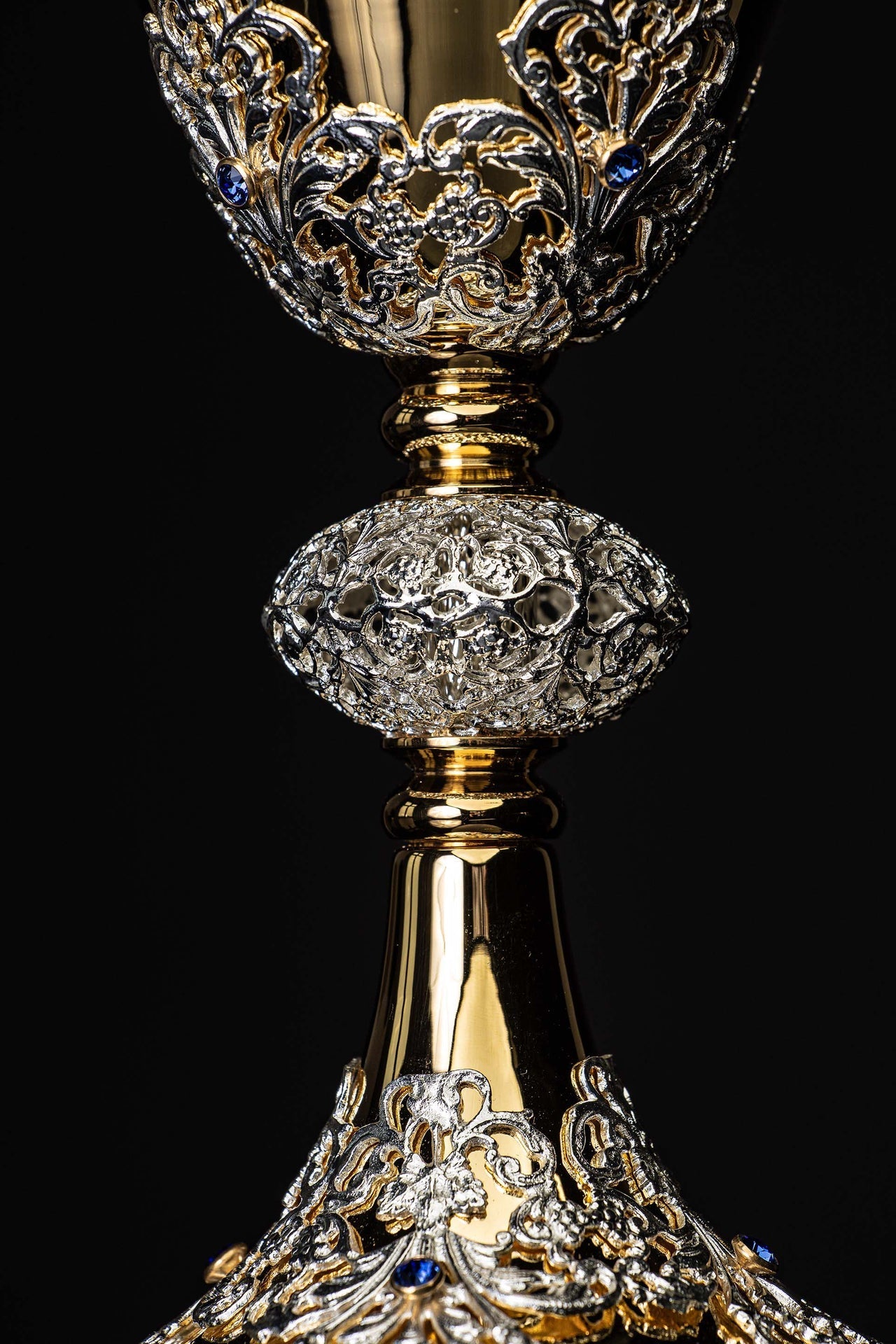 Handcrafted Gold-Plated Mass Chalice Adorned with Sapphires KNR/0220 22CM - CHASUBLES.COM