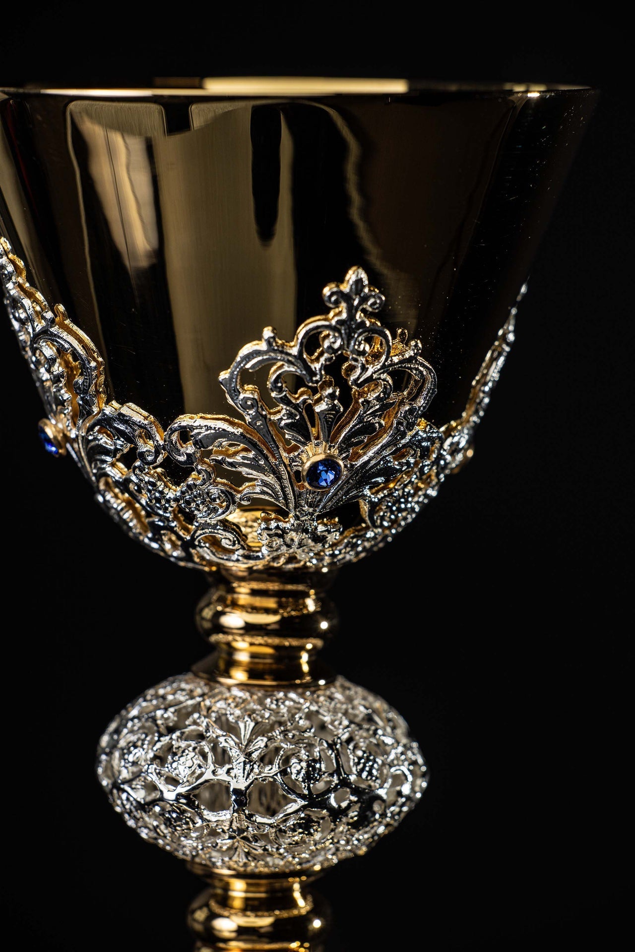 Handcrafted Gold-Plated Mass Chalice Adorned with Sapphires KNR/0220 22CM - CHASUBLES.COM