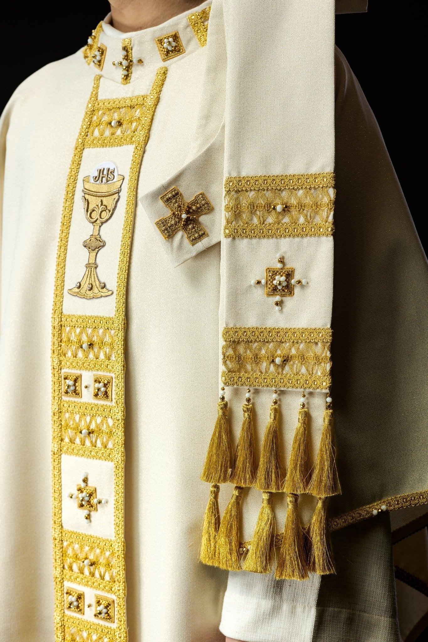 Handmade chasuble with natural stones Handmade 7008 HM/7008/05/96 - HAFTINAUSA.COM