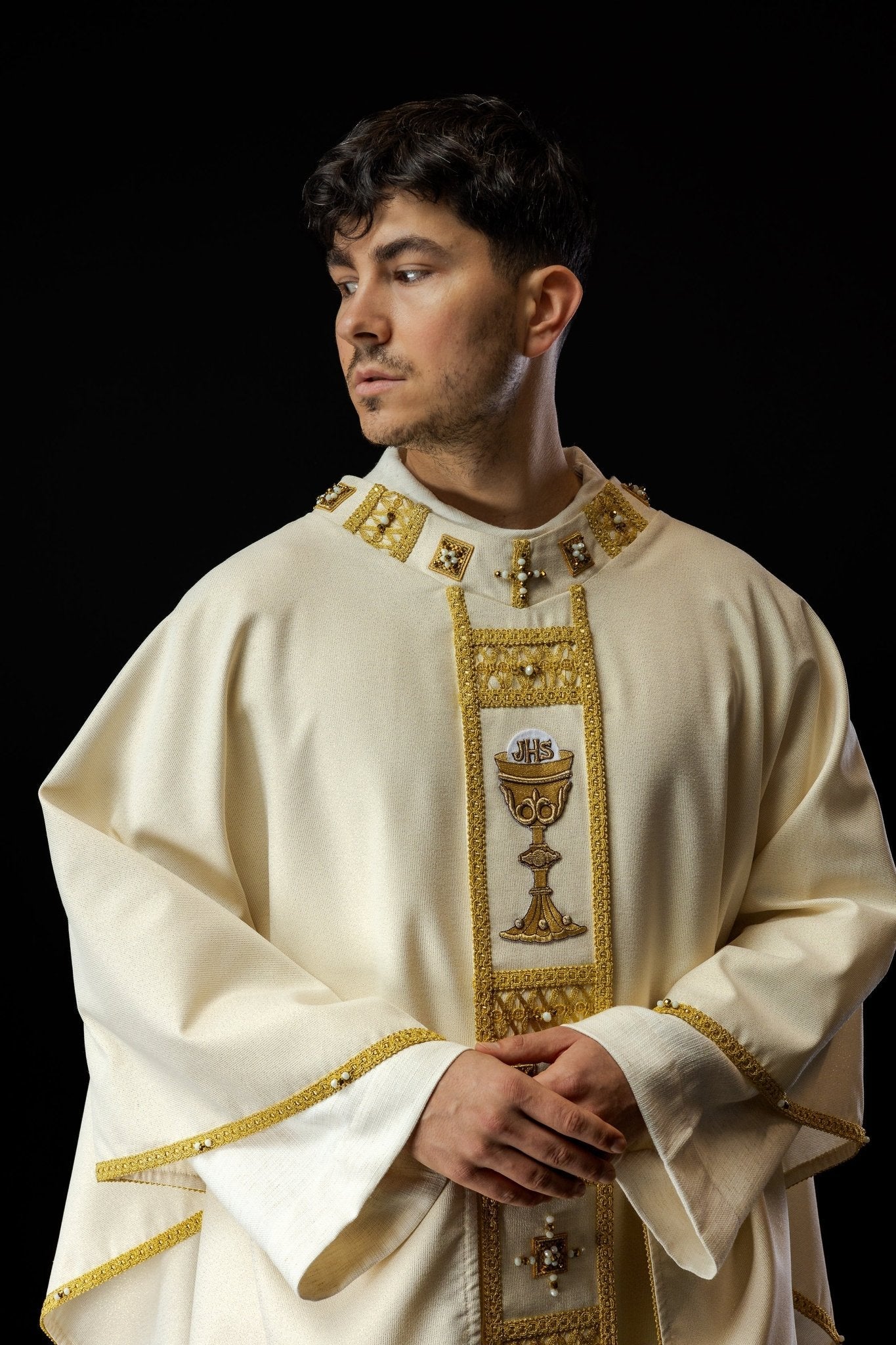 Handmade chasuble with natural stones Handmade 7008 HM/7008/05/96 - HAFTINAUSA.COM