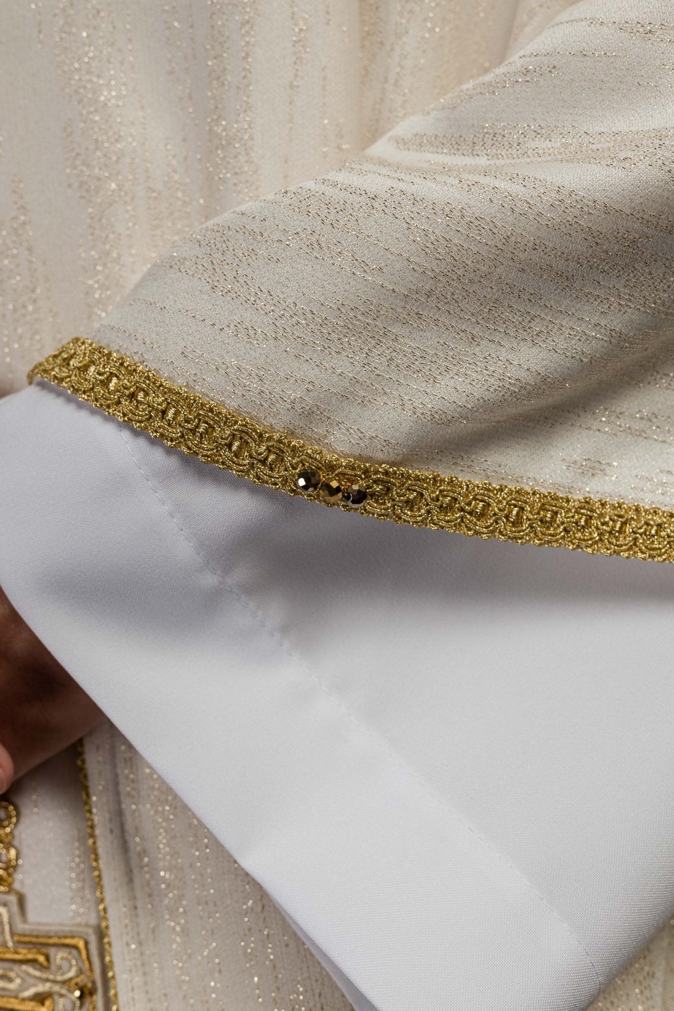 Handmade chasuble with natural stones Handmade 7015 Ecru HM/7015/05/99 - CHASUBLES.COM