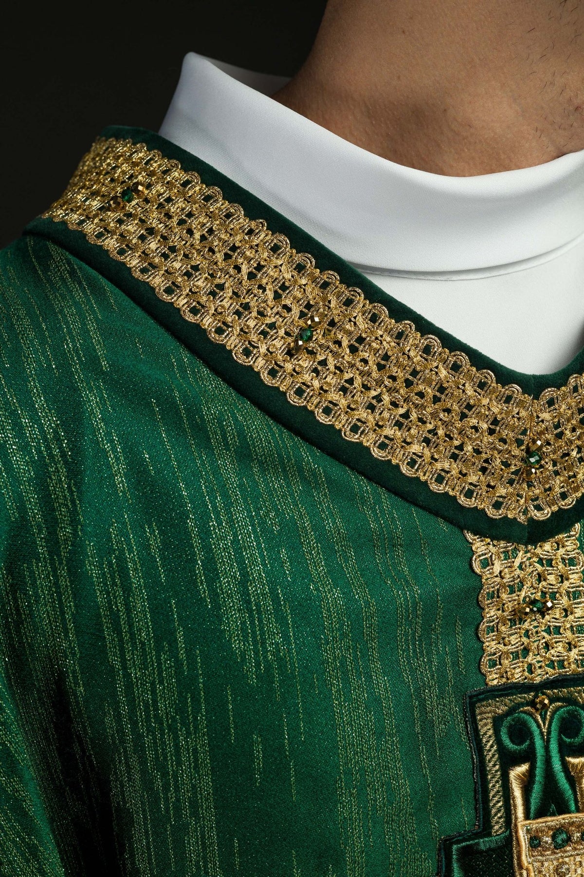 Handmade chasuble with natural stones Handmade 7015 Green HM/7015/01/99 - CHASUBLES.COM