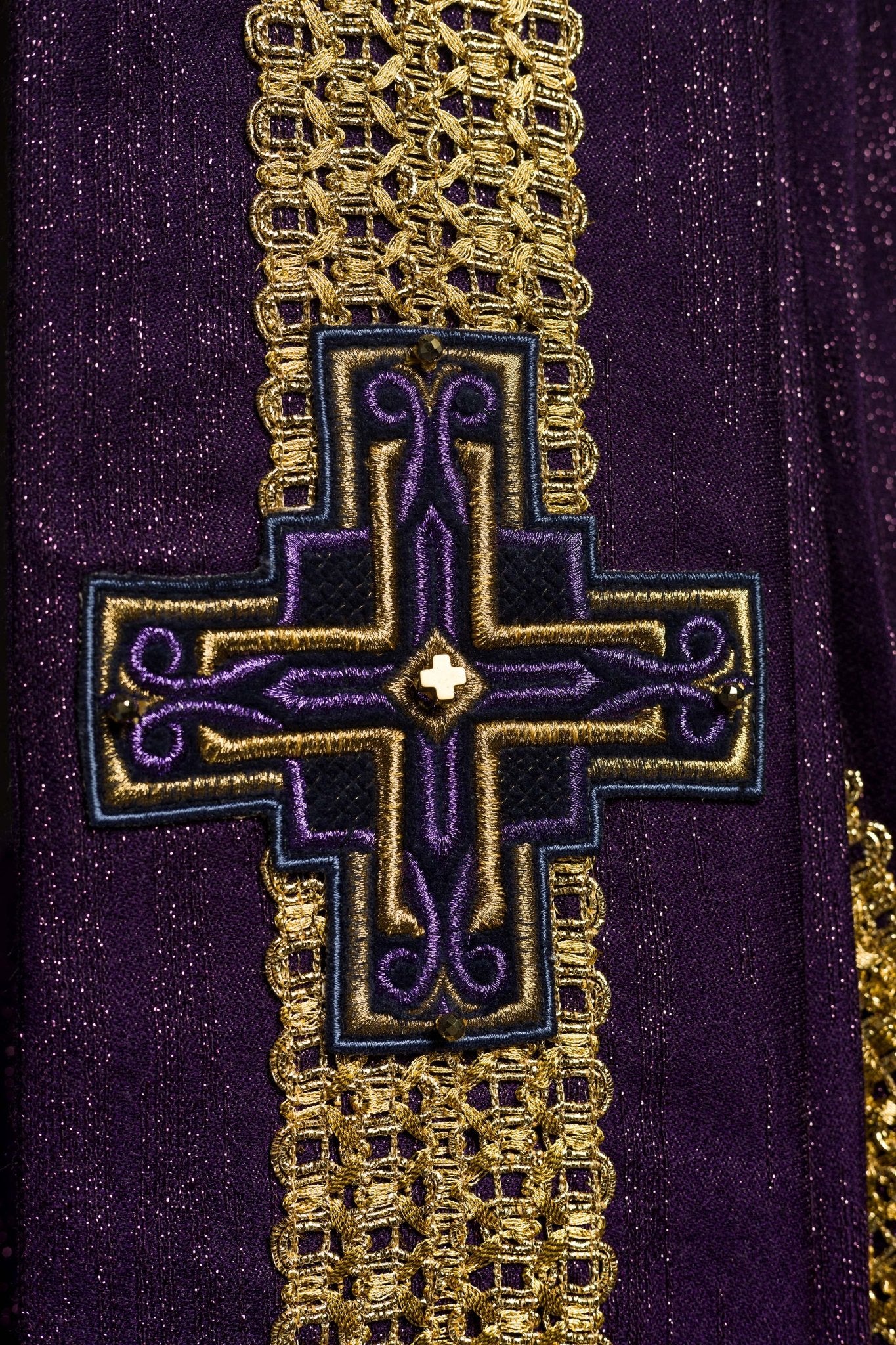Handmade chasuble with natural stones Handmade 7015 Purple HM/7015/03/99 - CHASUBLES.COM
