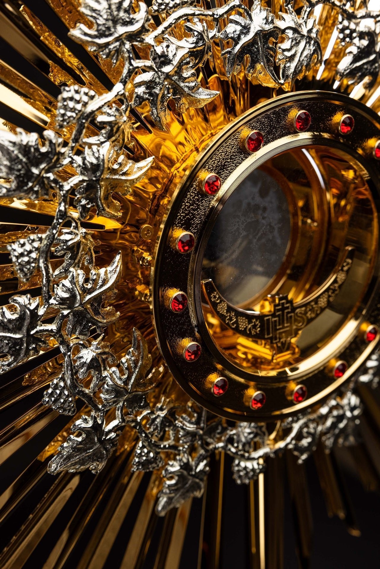 Handmade gilded brass monstrance decorated with rubies KNR/0131 70CM - CHASUBLES.COM