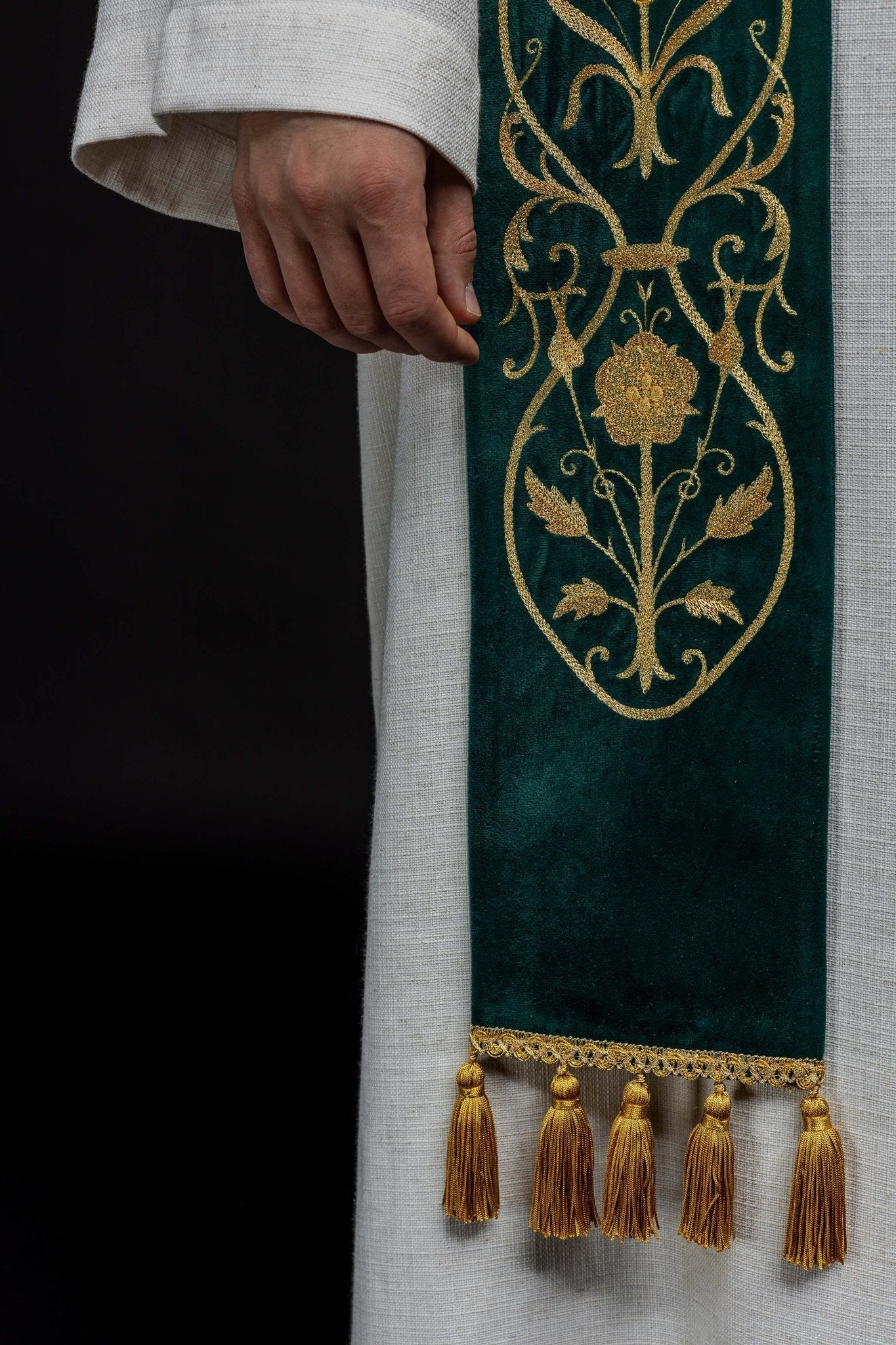 IHS green embroidered stole S - 2052 - 01 - 76 - HAFTINAUSA.COM