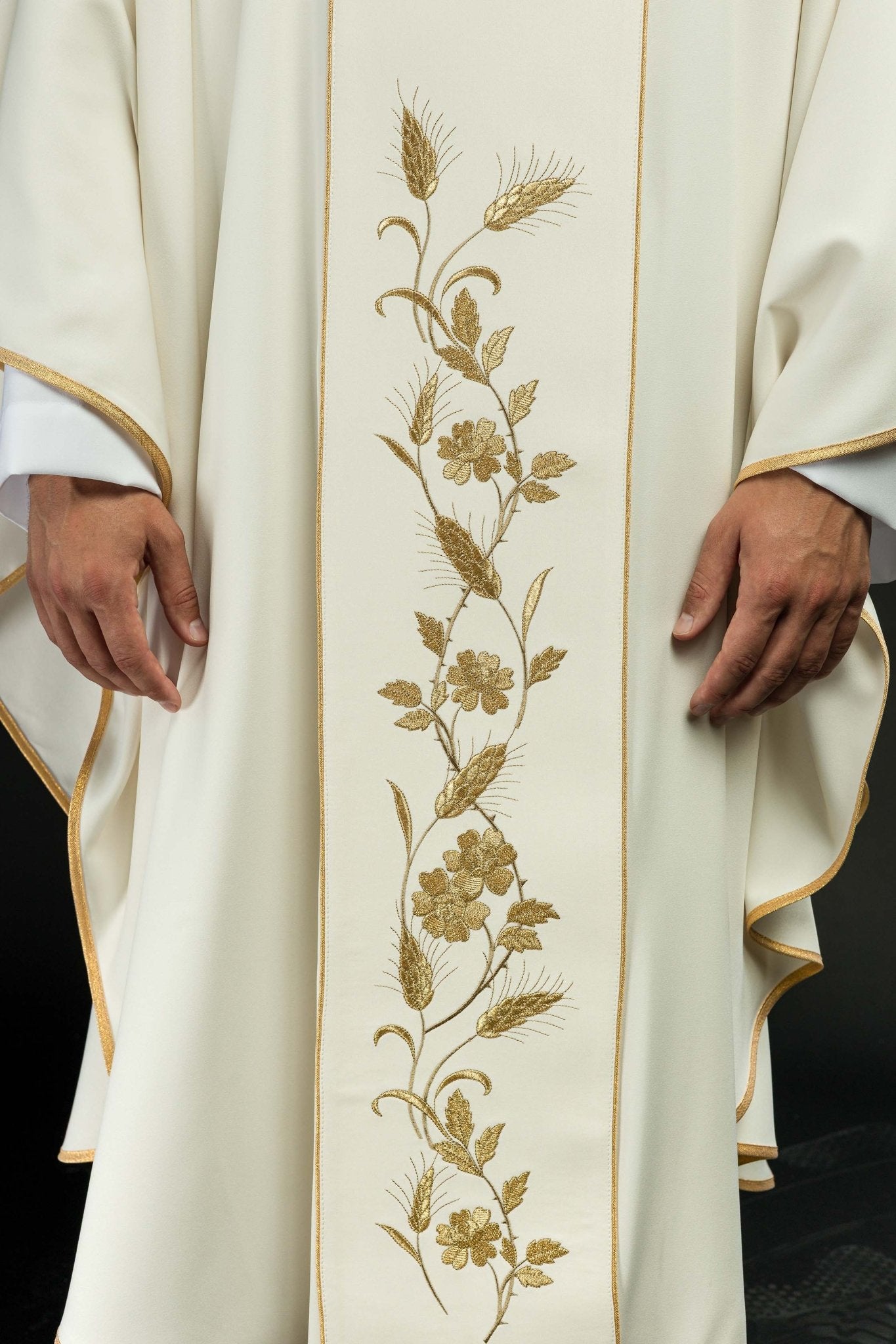 Ivory chasuble with cross and wheat embroidery KOR/375/05/53 ECRU - CHASUBLES.COM