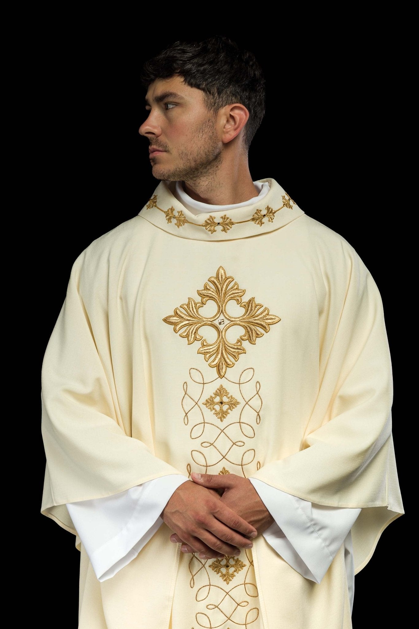 Ivory chasuble with embroidery inspired by rosary LE/7018/05 - CHASUBLES.COM