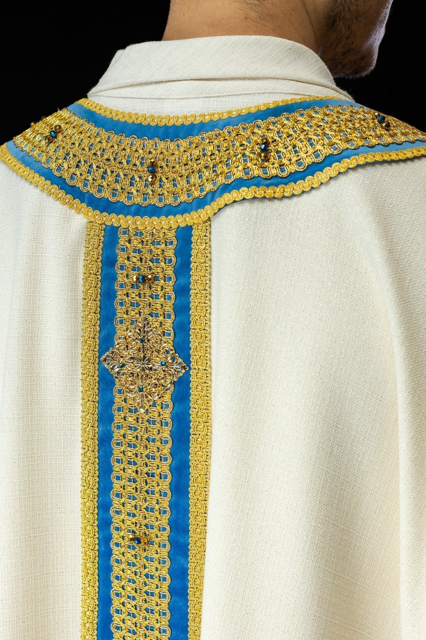 Ivory chasuble with light blue details Handmade 7001 HM/7001/05/71/PA06 - HAFTINAUSA.COM