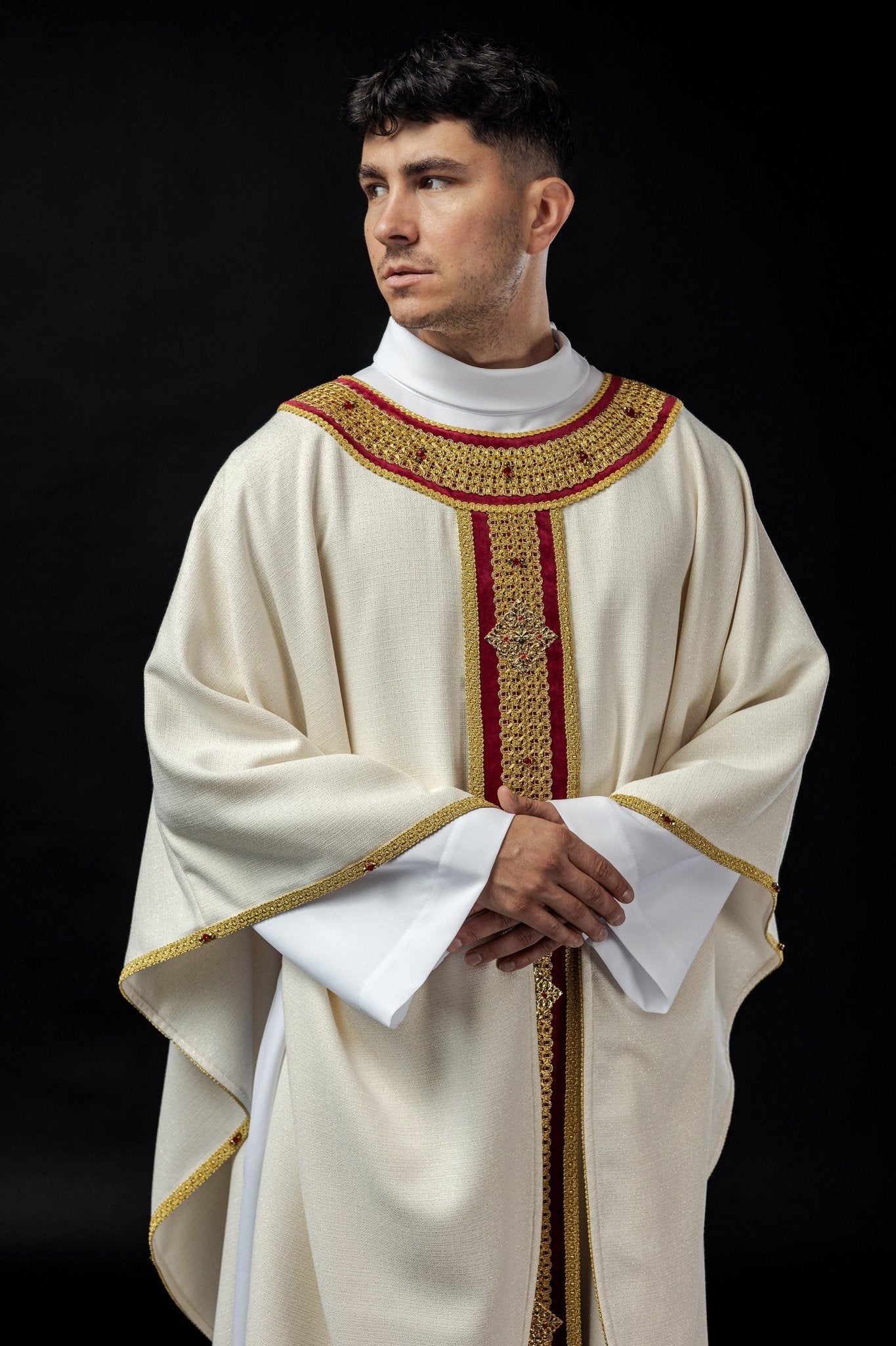 Ivory chasuble with red narrow orphrey Handmade 7001 HM/7001/05/71/PA02 - HAFTINAUSA.COM