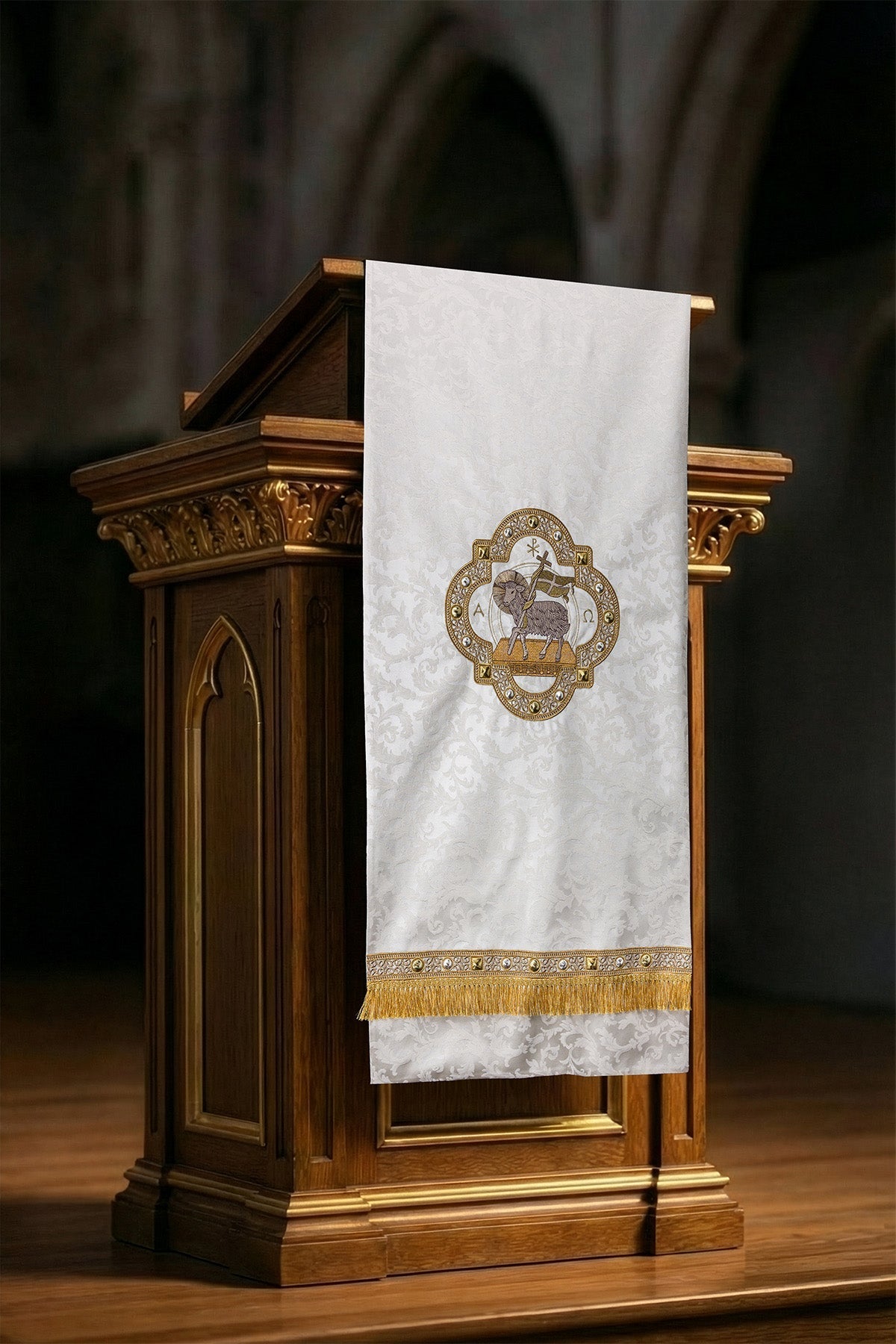 Lectern cloth with embroidered Lamb jacquard fabric ecru S-8072-05-88 55*250 - CHASUBLES.COM
