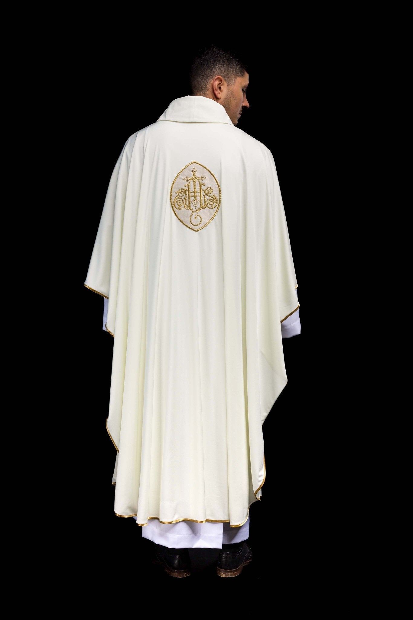 Lightweight ivory chasuble with IHS made from SACROLITE KOR/388/05/78 - CHASUBLES.COM