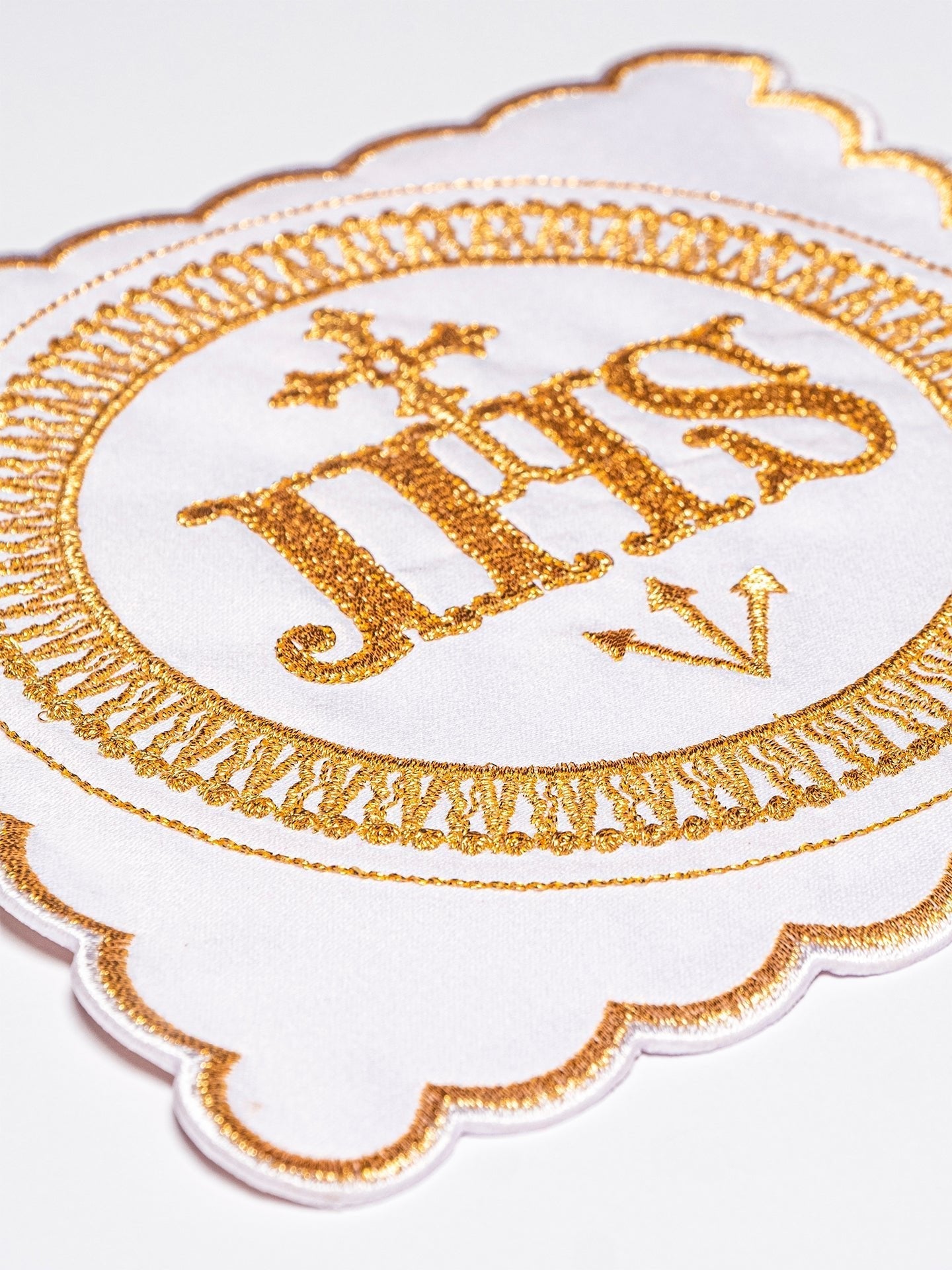 Linen Chalice Linens Embroidered with IHS KK/082 - HAFTINAUSA.COM
