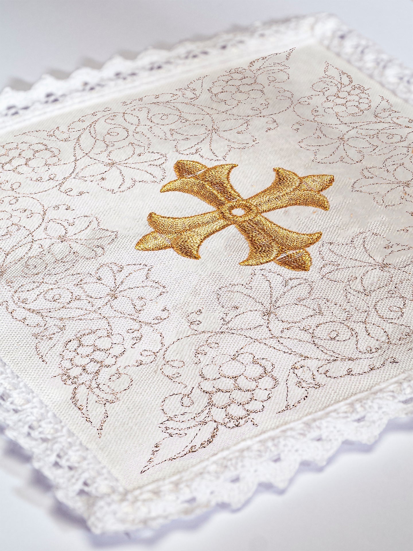 Linen Chalice Linens with Embroidered Cross KKL/149 - HAFTINAUSA.COM