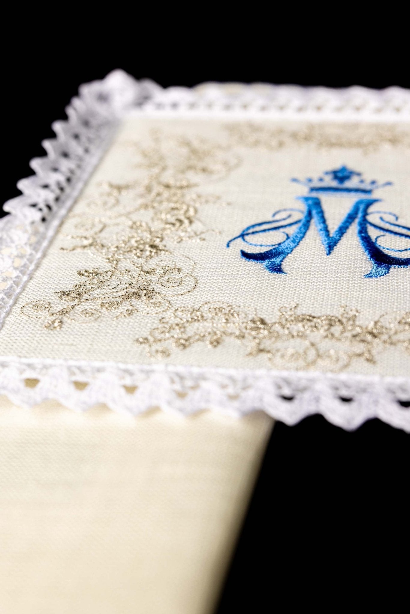 Linen Chalice Linens with Embroidered Mary Motif KKL/161 - CHASUBLES.COM