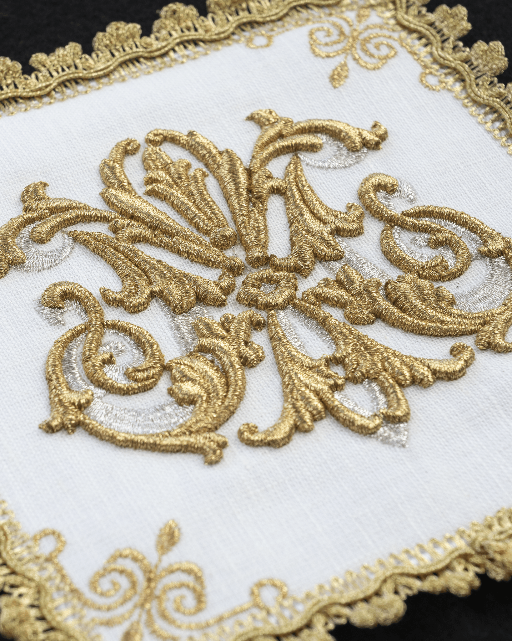 Linen Chalice Linens with Embroidery and Stones HA/5012 - HAFTINAUSA.COM