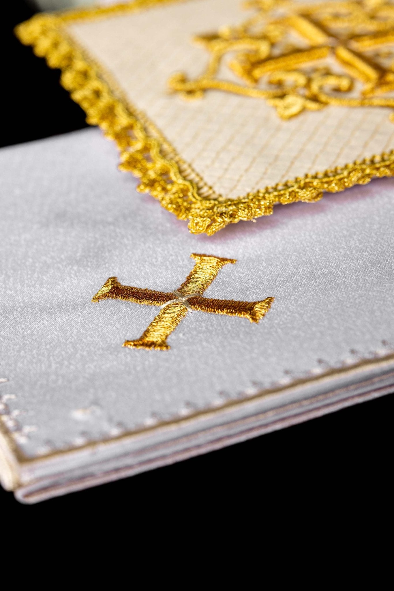 Linen chalice set with Cross velvet ecru LE/5029/C4 - CHASUBLES.COM